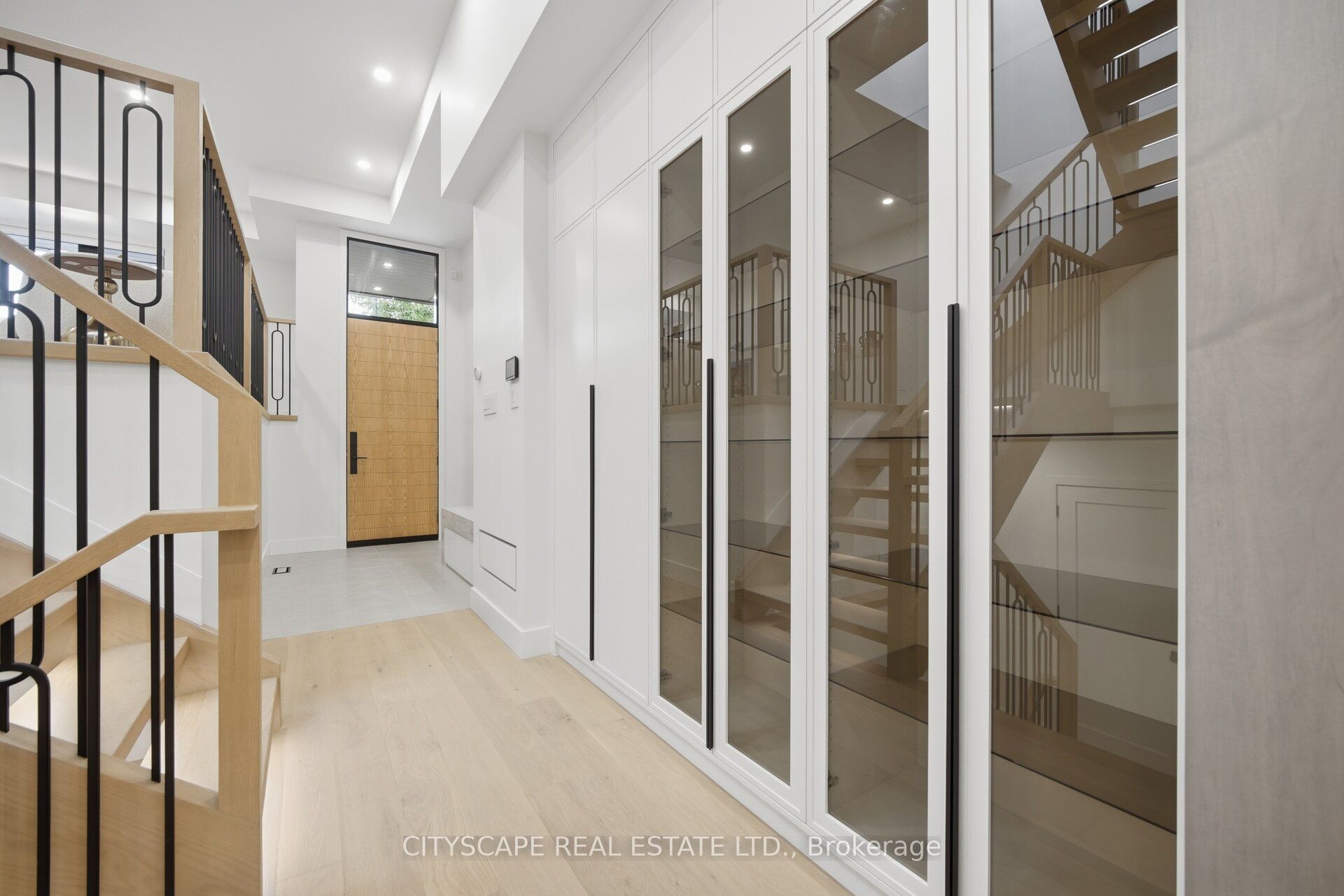 10a Holmstead Avenue Property Photo 4