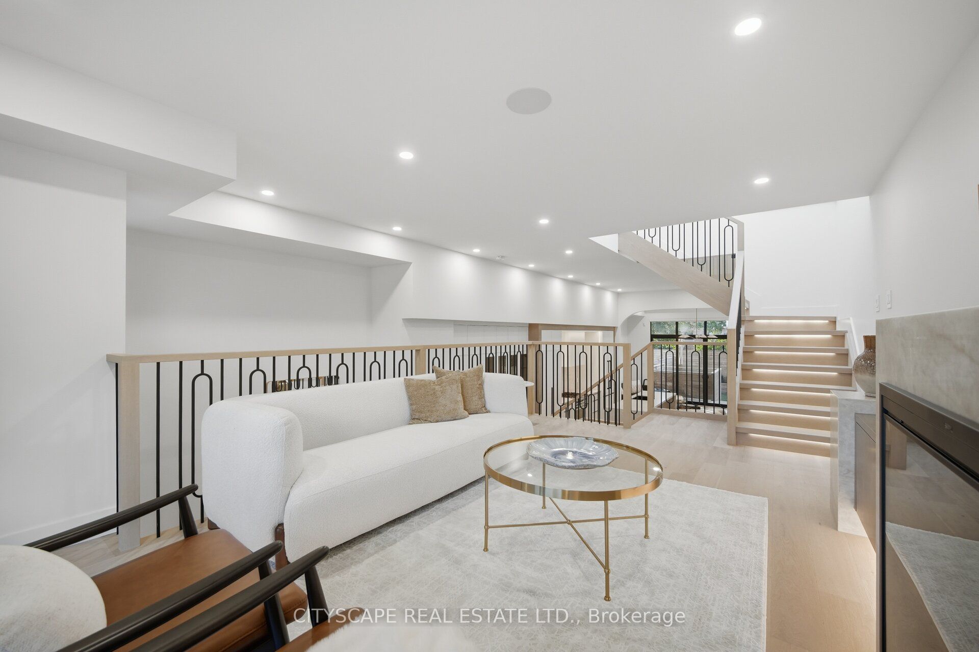 10a Holmstead Avenue Property Photo 23
