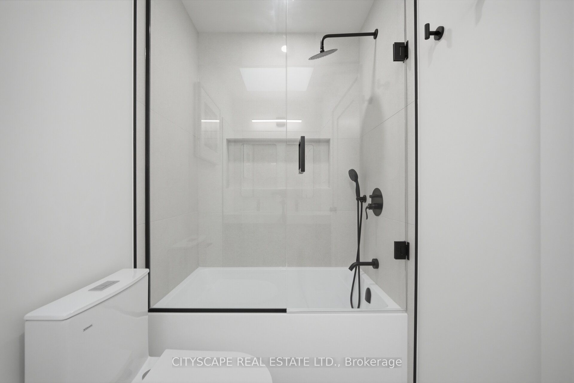 10a Holmstead Avenue Property Photo 35