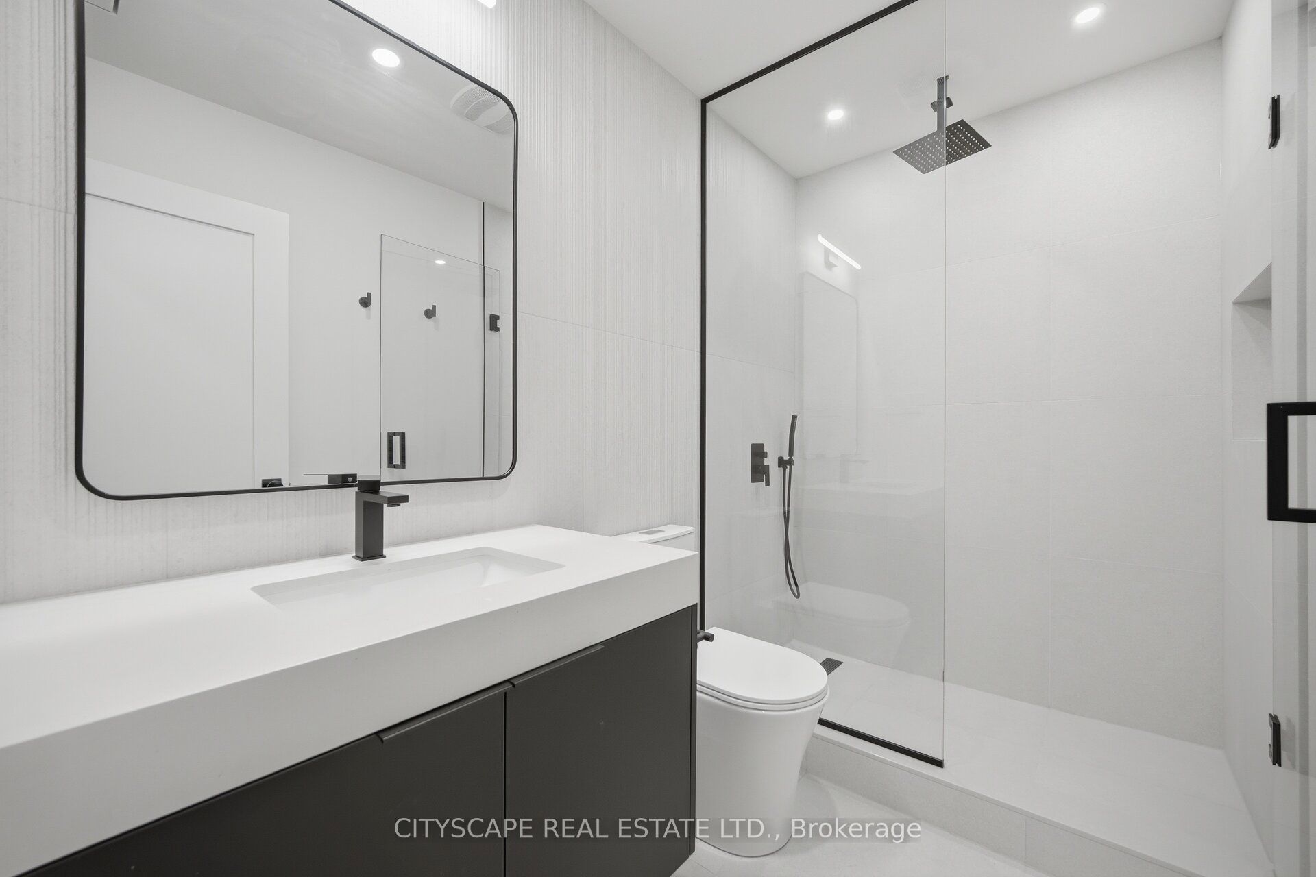 10a Holmstead Avenue Property Photo 39