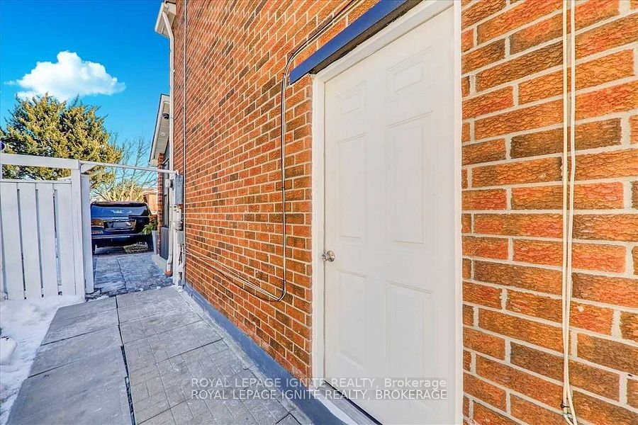 32 Lansbury Drive Bsmt Property Photo 4