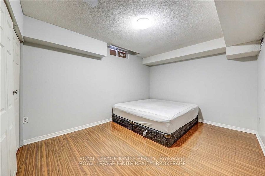 32 Lansbury Drive Bsmt Property Photo 11