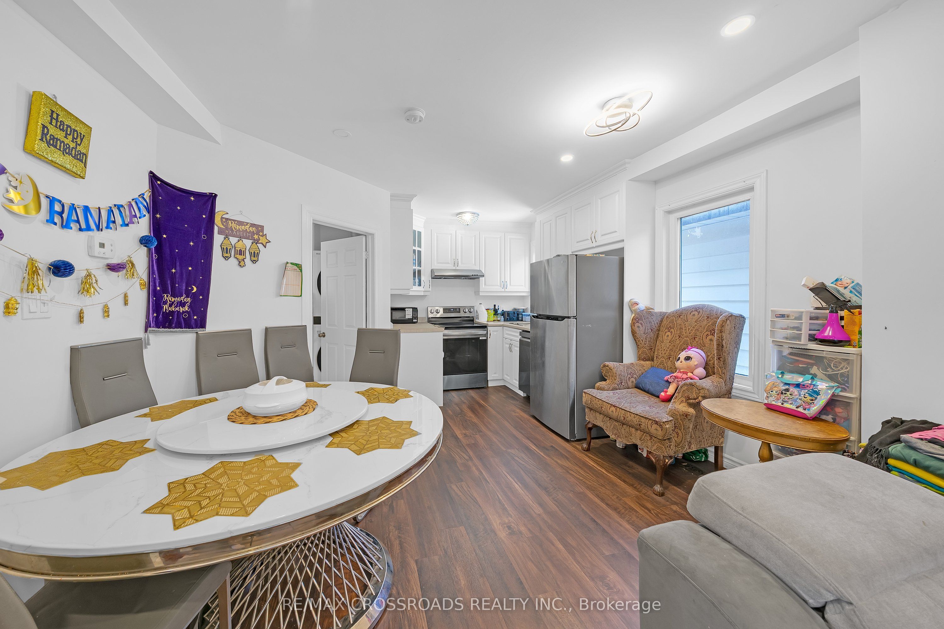 111 Elgin Street W Property Photo 6