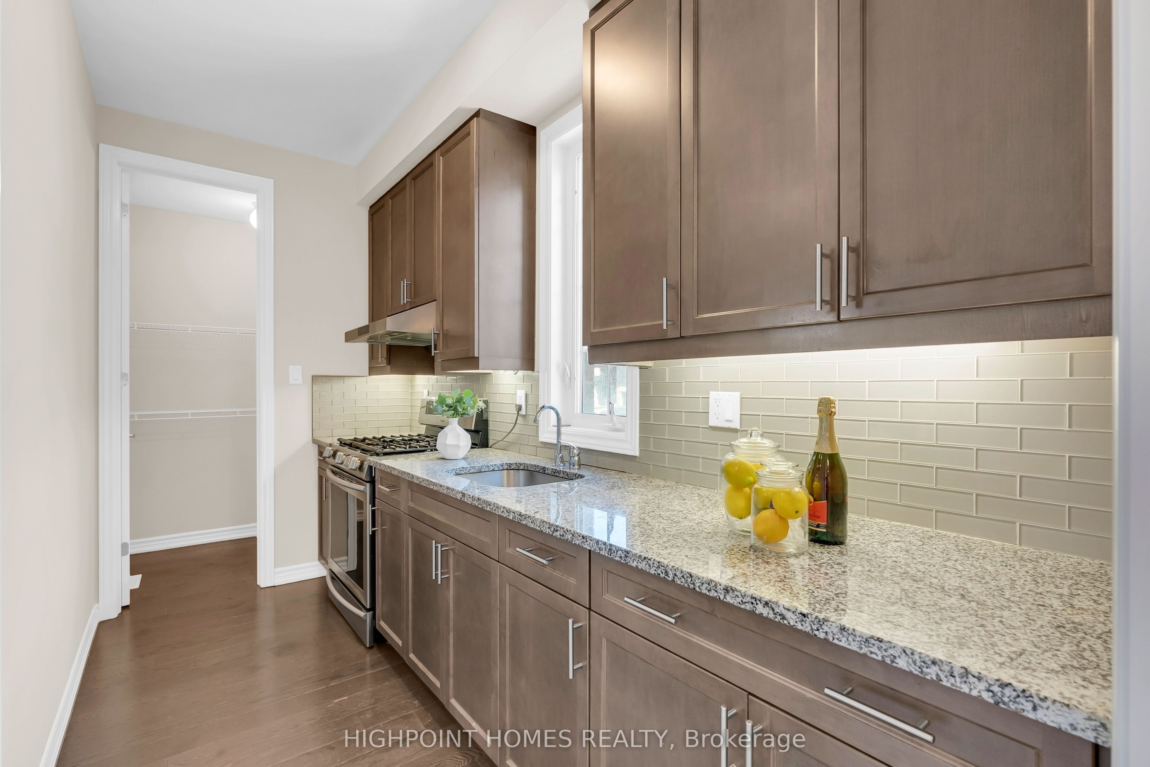 865 Riverside Drive Property Photo 13