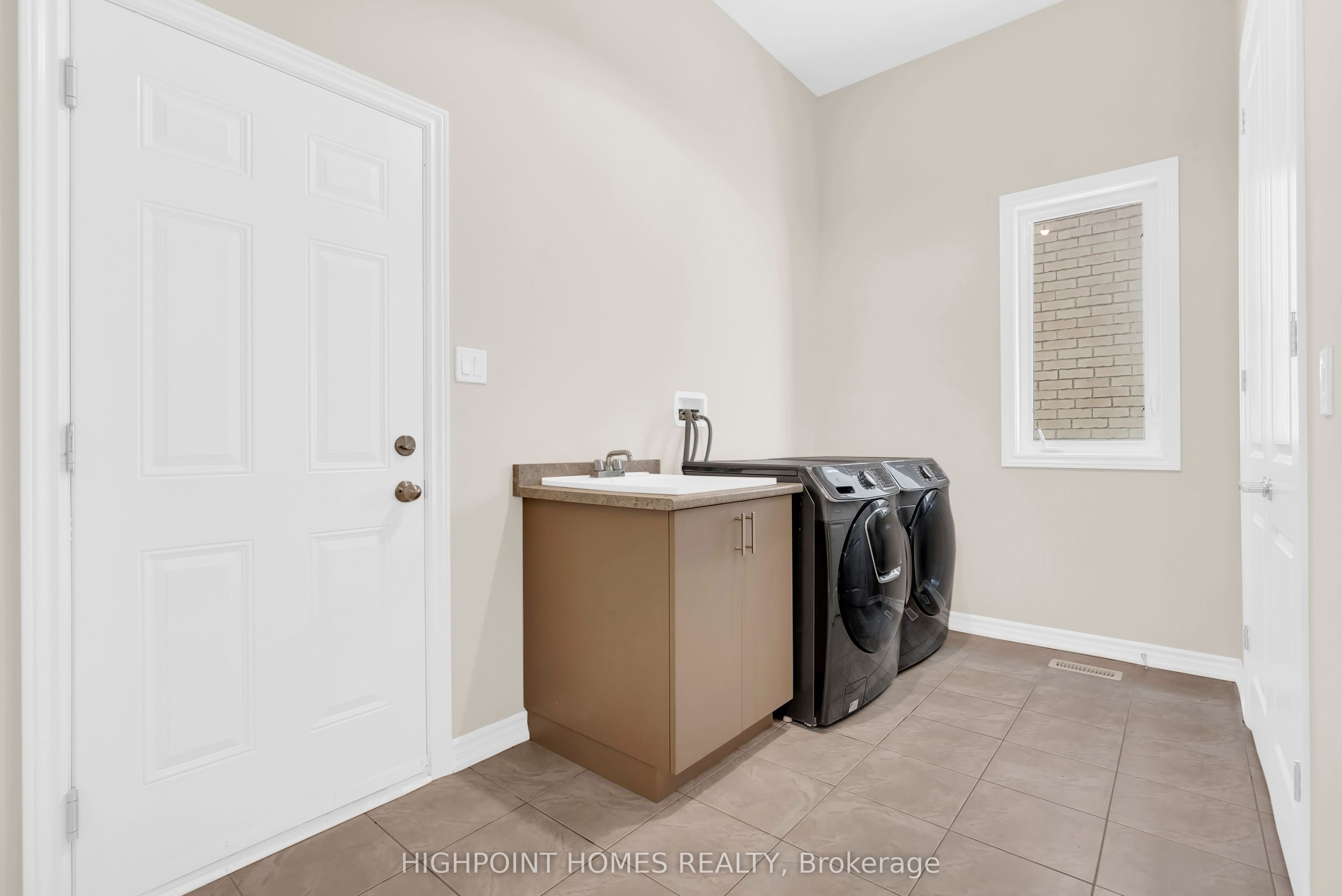 865 Riverside Drive Property Photo 18