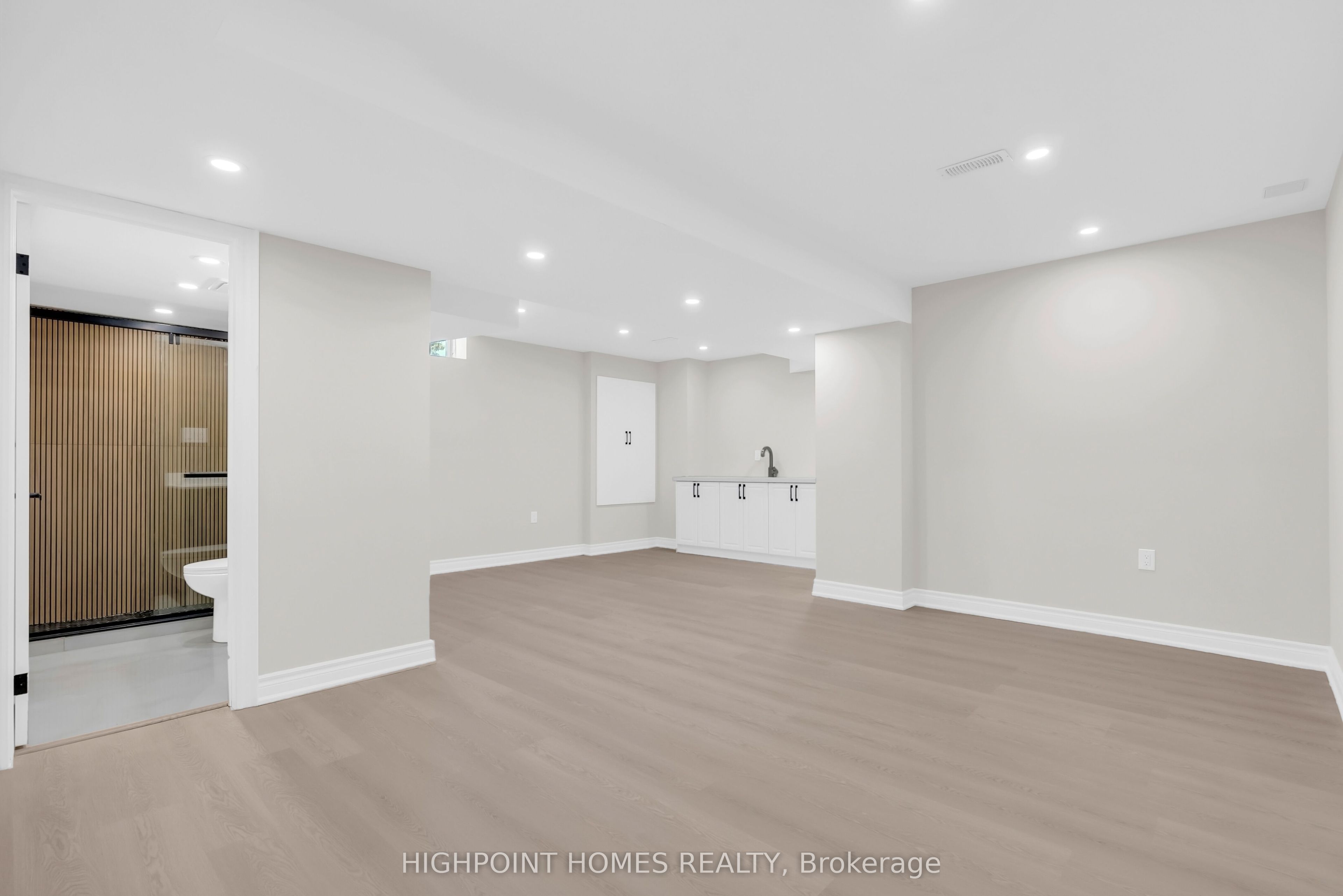 865 Riverside Drive Property Photo 35