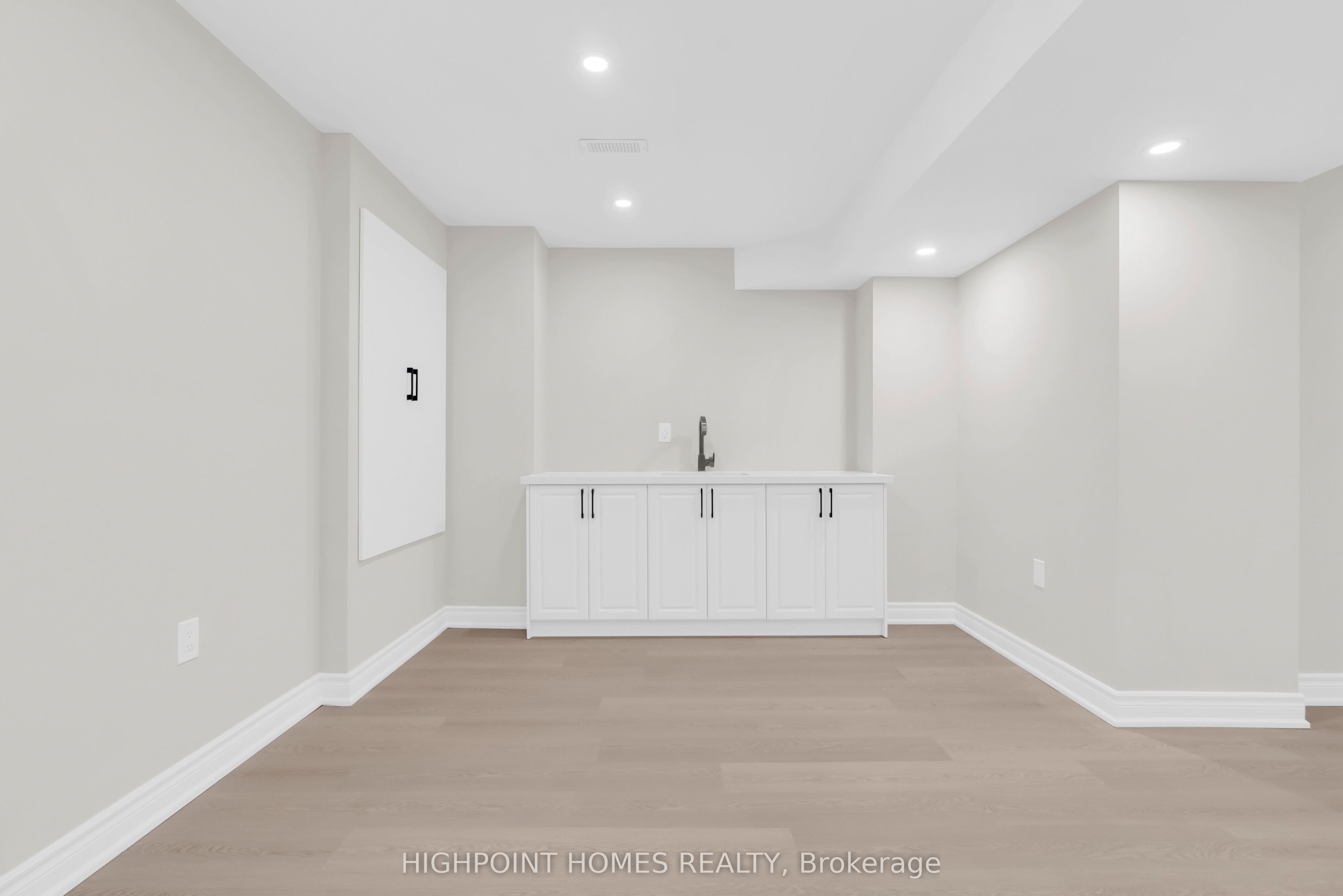 865 Riverside Drive Property Photo 37