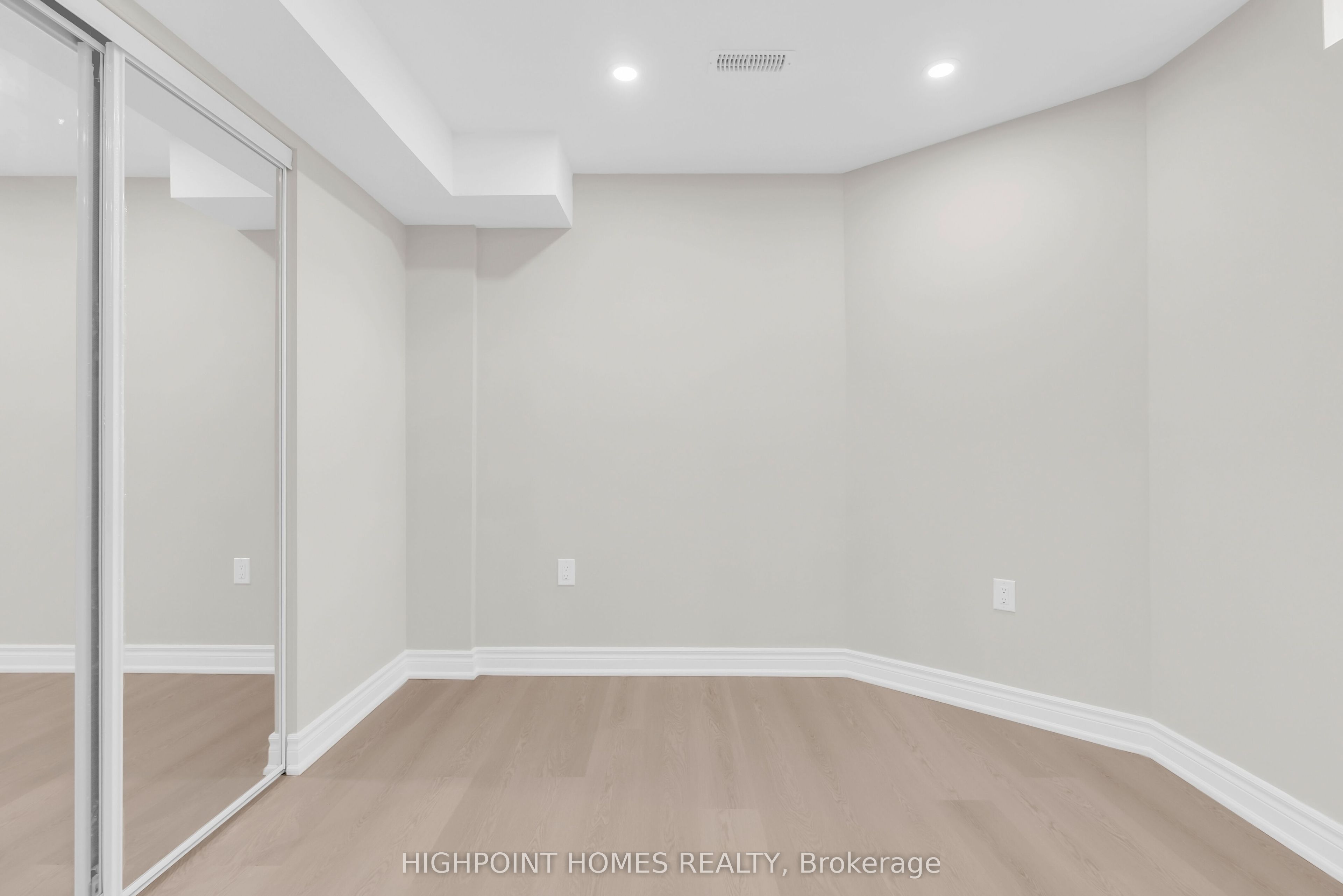 865 Riverside Drive Property Photo 45