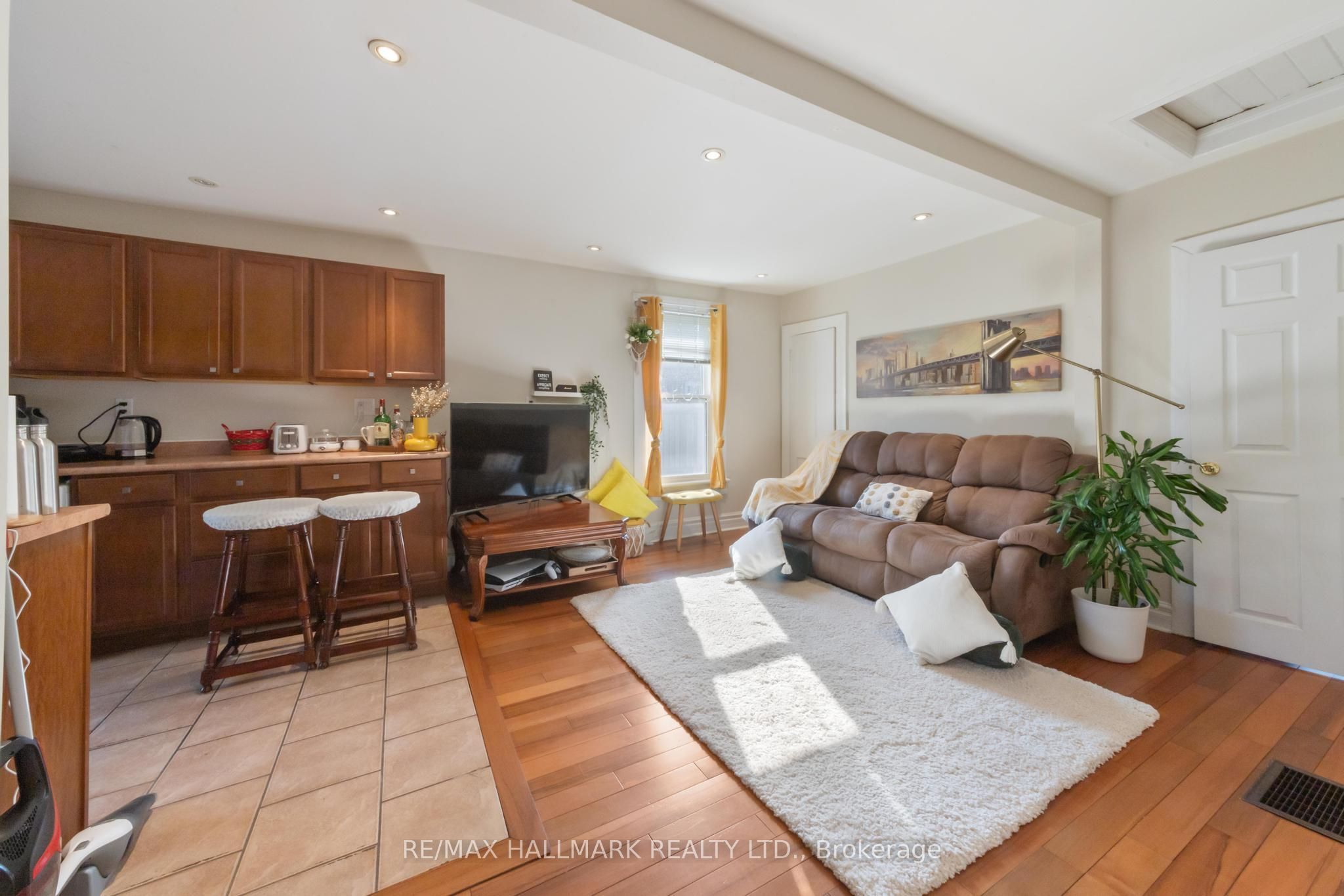 25 Norwood Terrace Property Photo 4