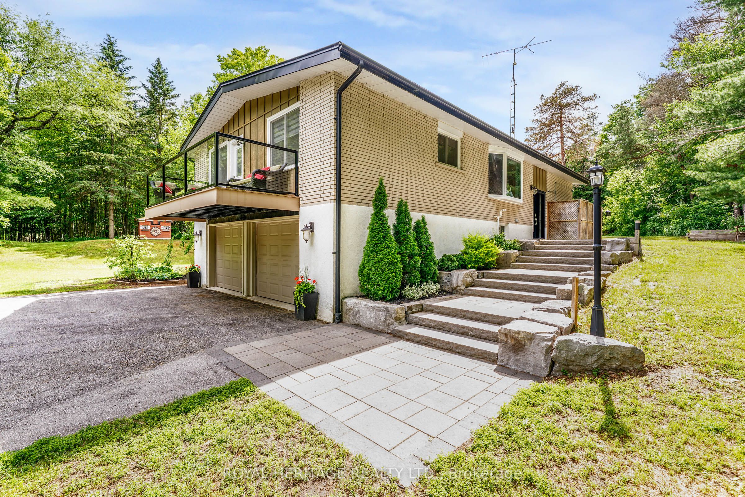 5260 Coronation Road Property Photo 6