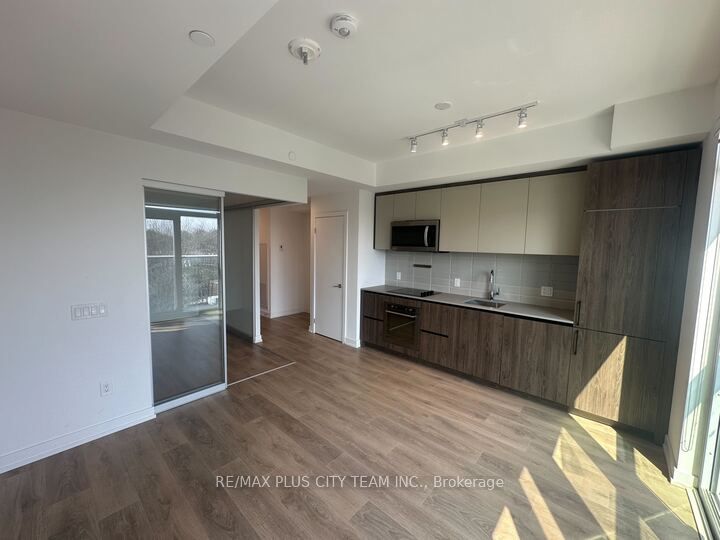 150 Logan Avenue 542 Property Photo 4