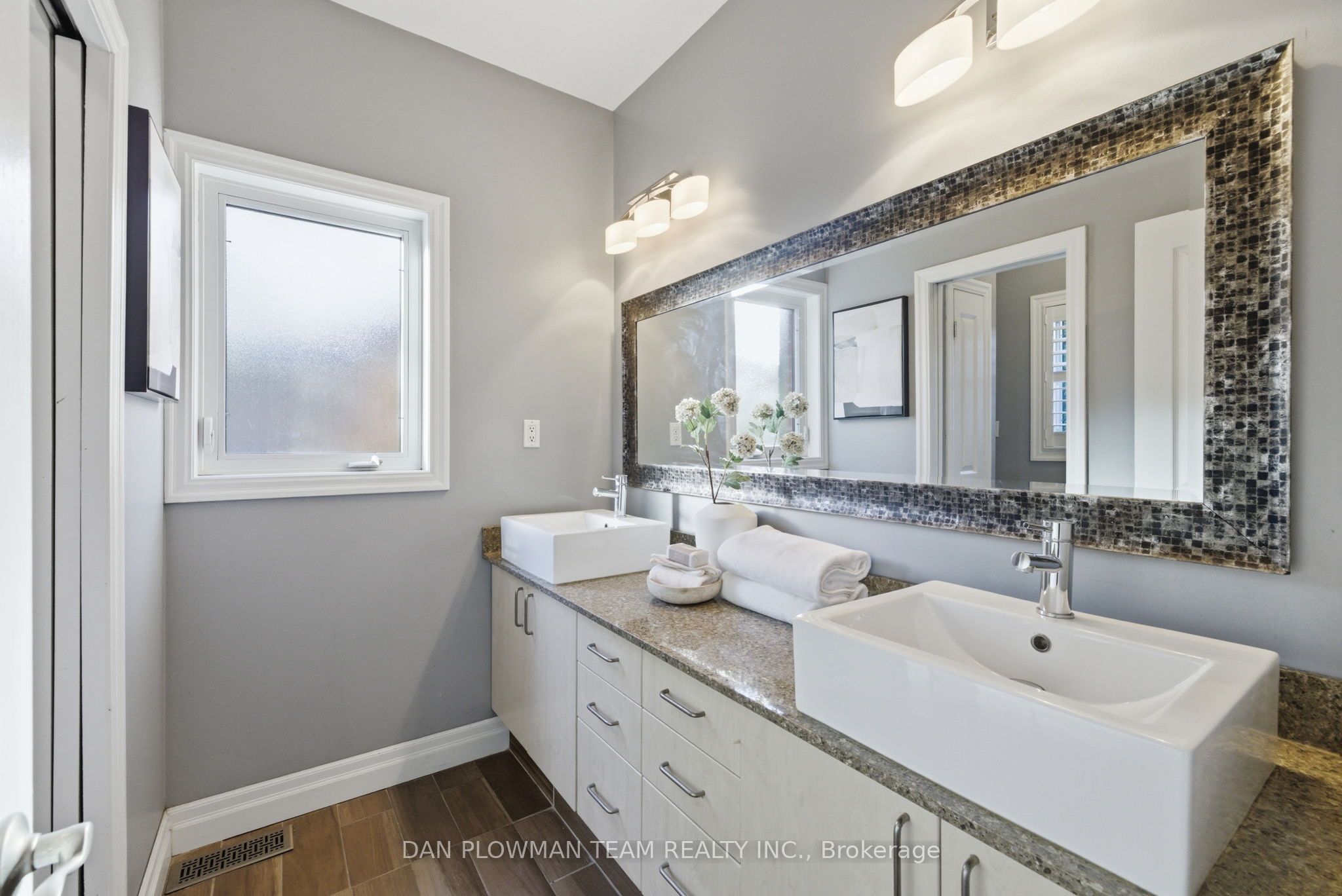 17 Burgundy Court Property Photo 28