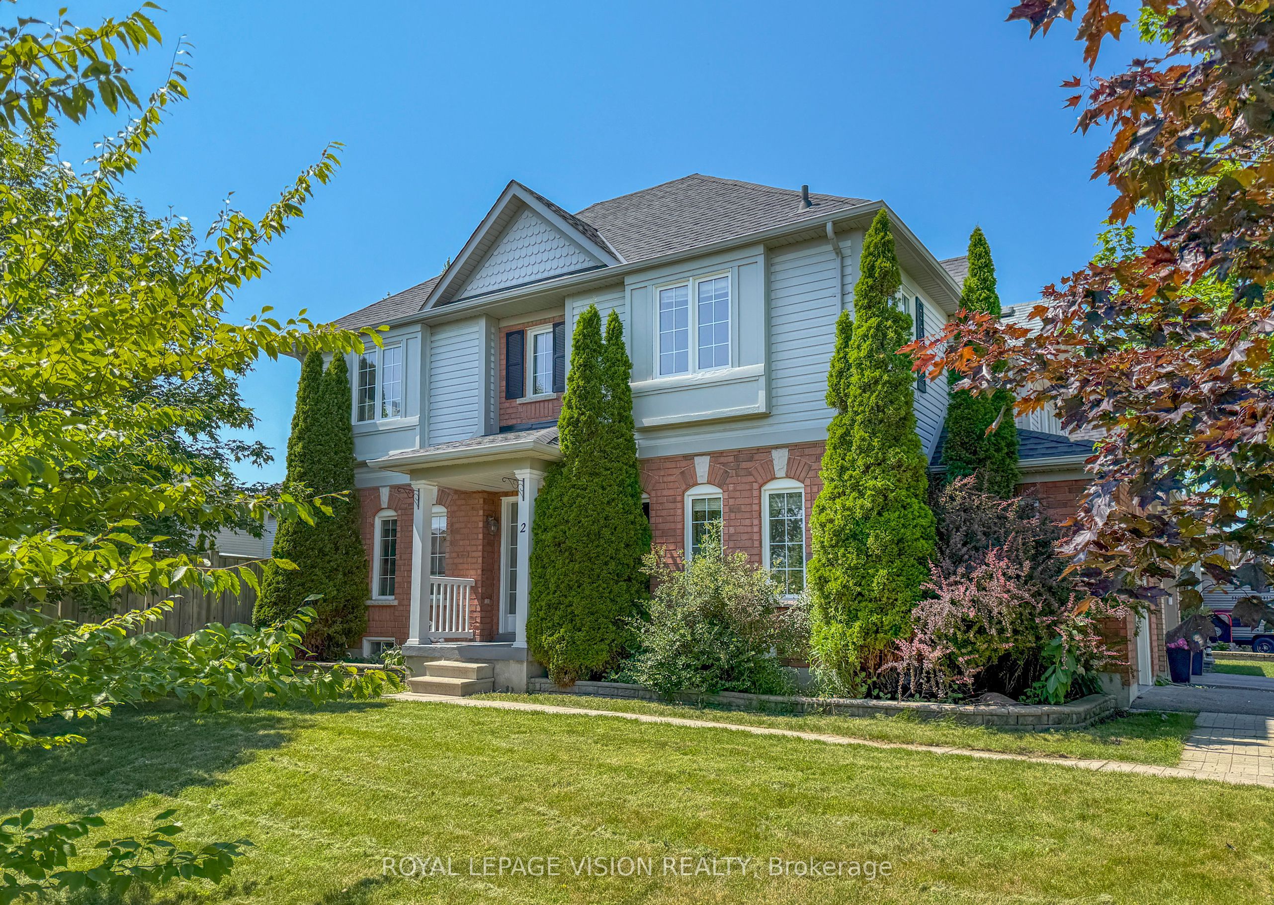2 Laprade Square Property Photo 1