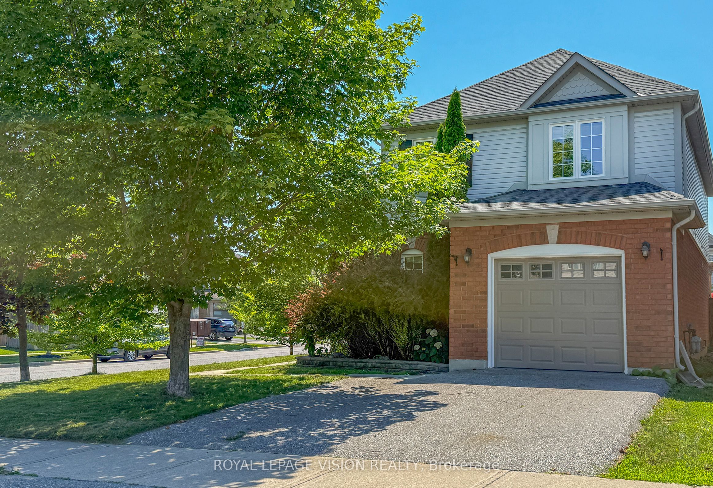 2 Laprade Square Property Photo 3