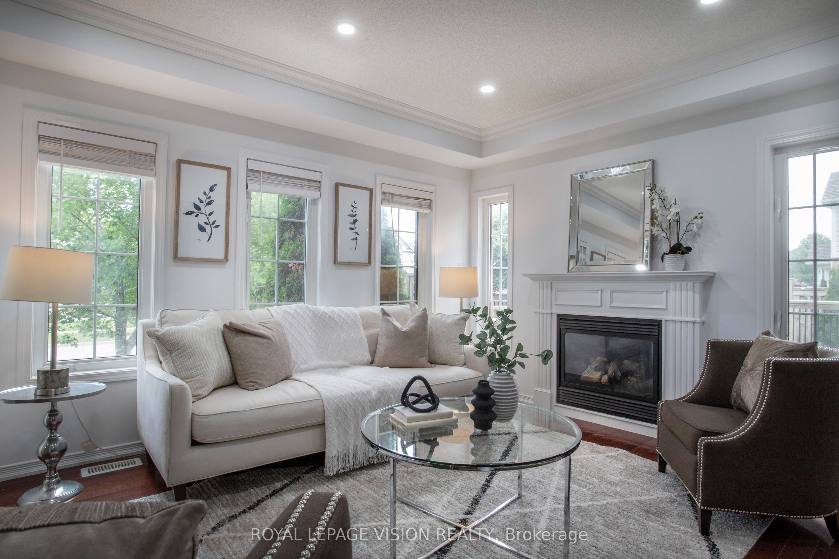 2 Laprade Square Property Photo 8