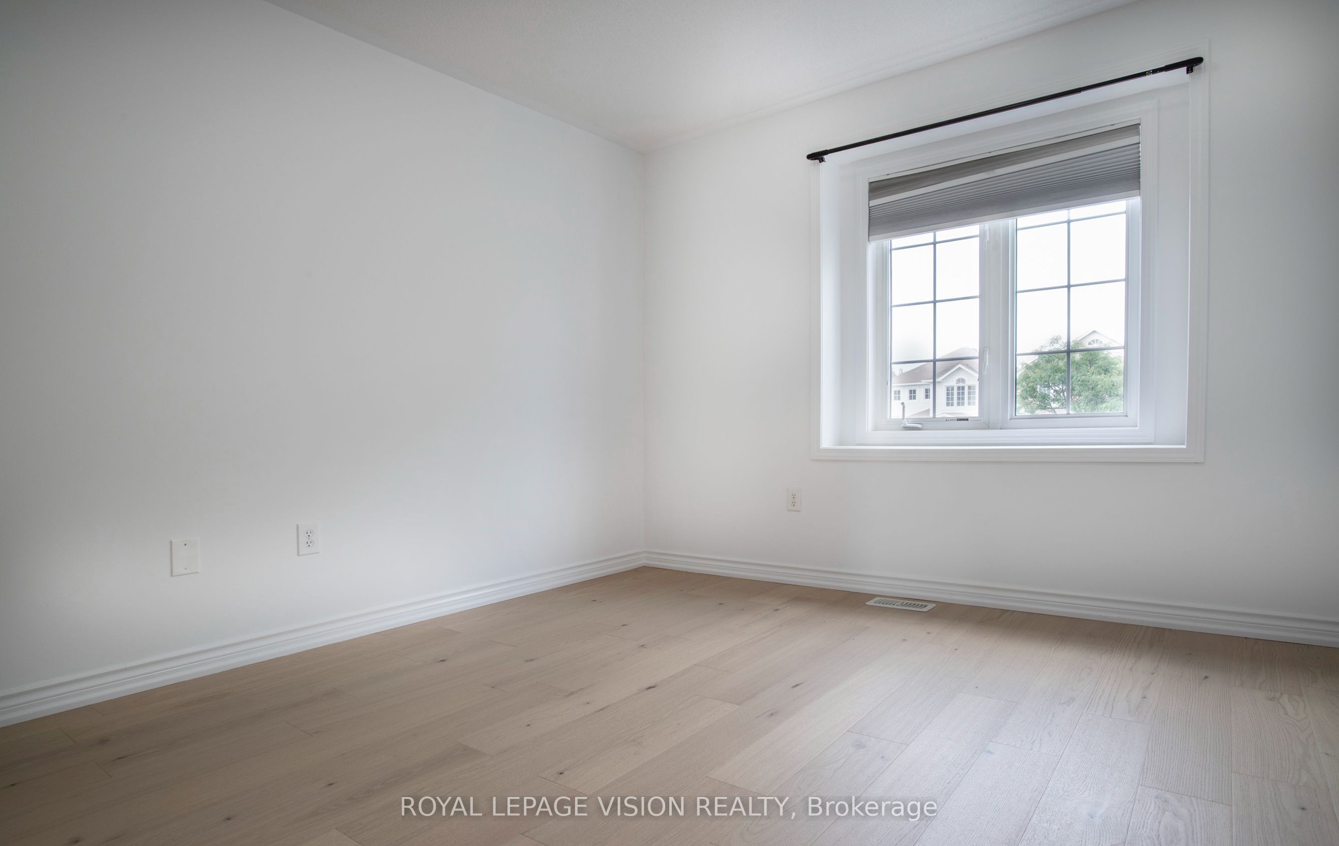 2 Laprade Square Property Photo 24