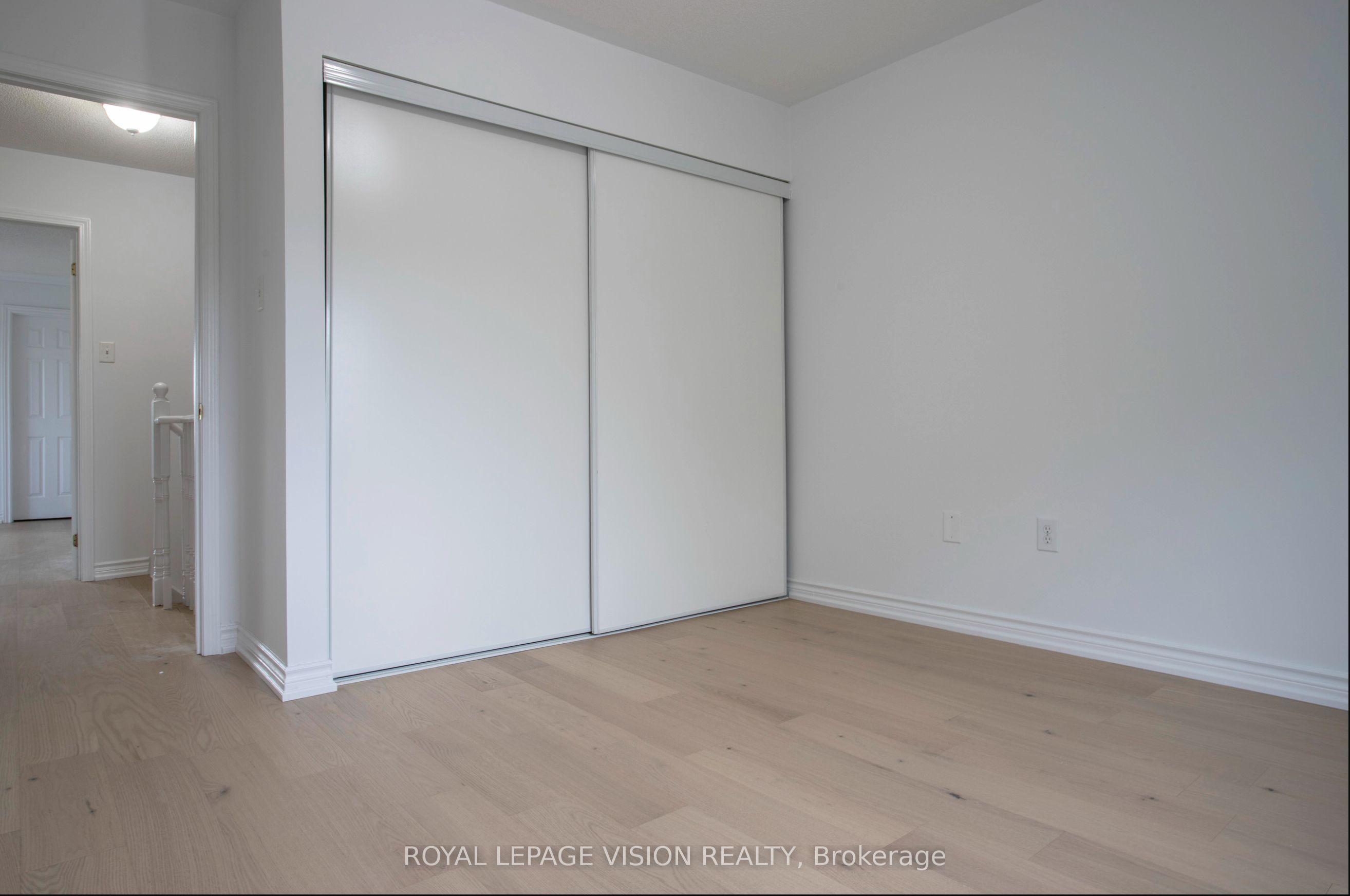 2 Laprade Square Property Photo 27