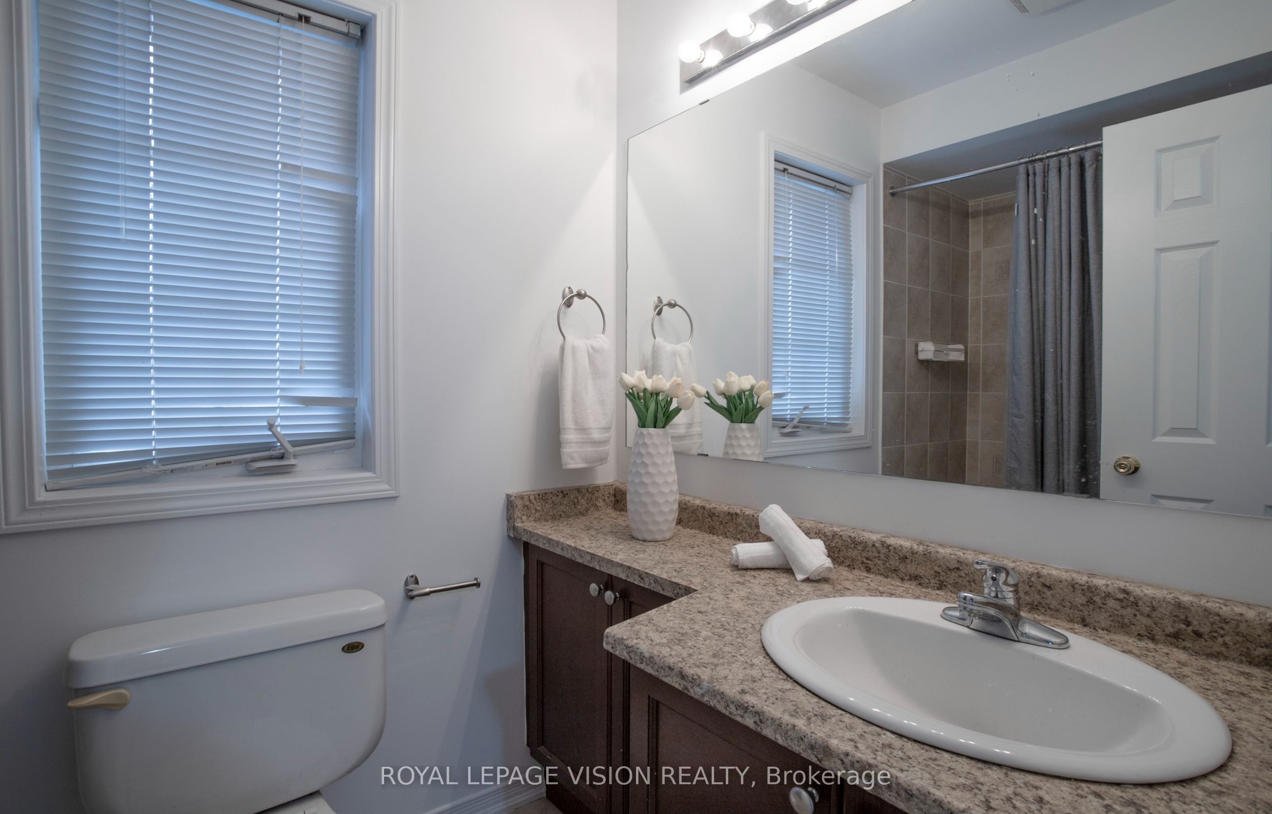 2 Laprade Square Property Photo 31