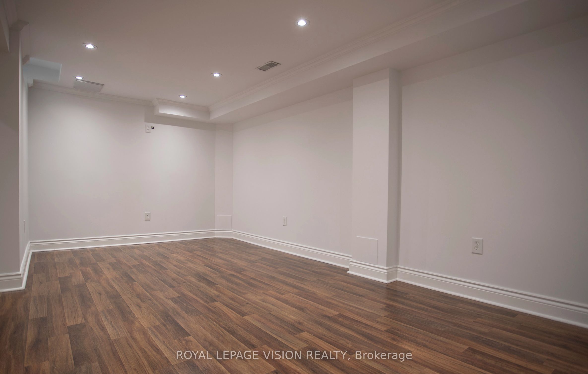 2 Laprade Square Property Photo 33