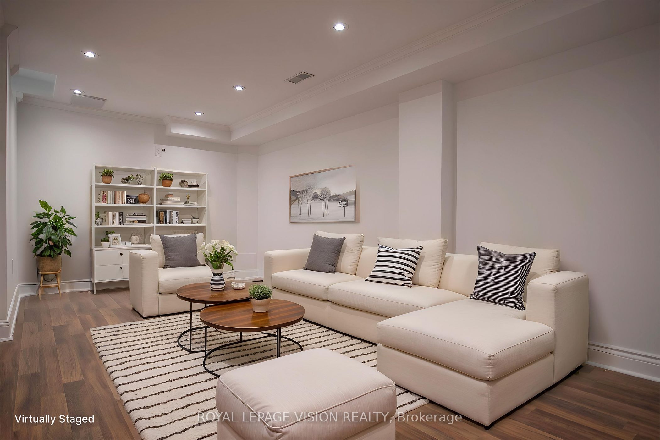 2 Laprade Square Property Photo 34