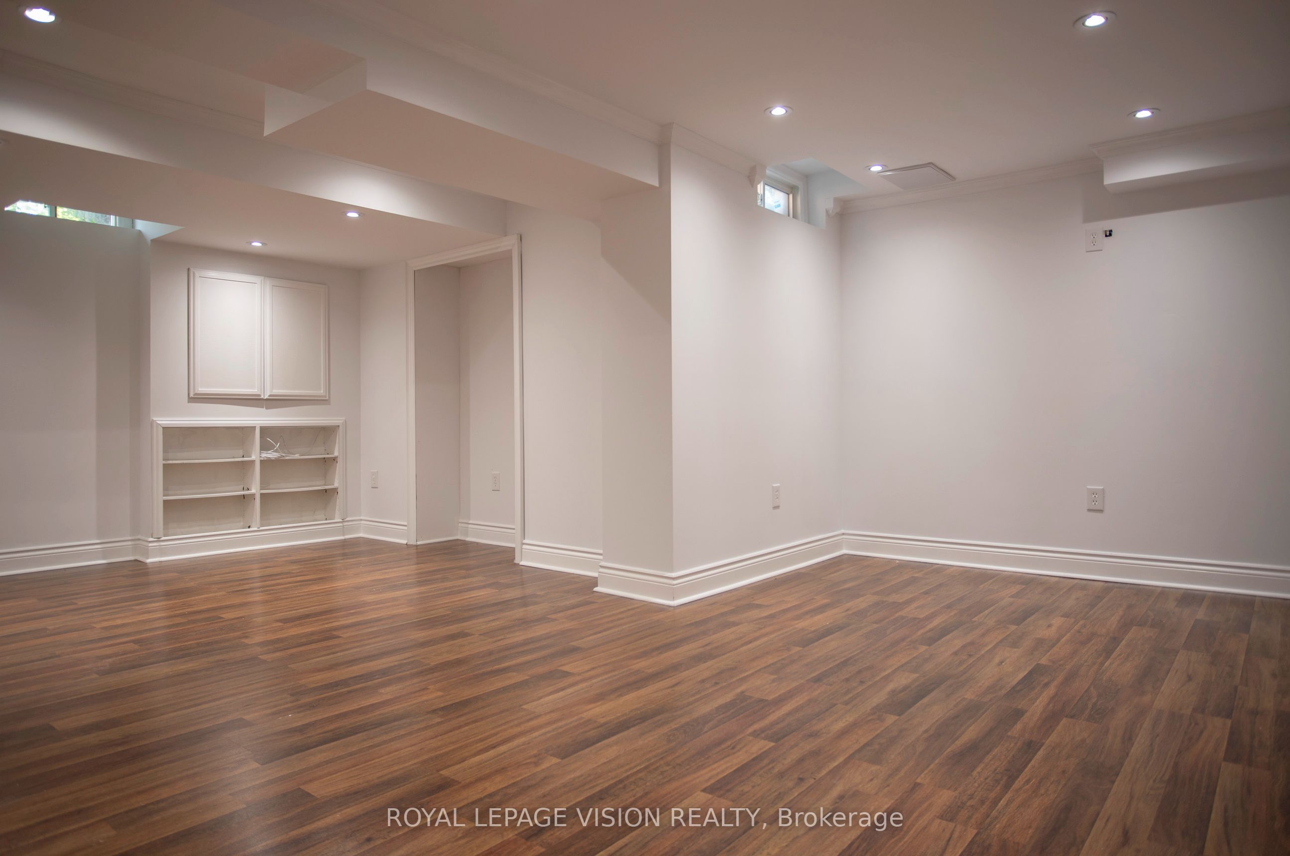 2 Laprade Square Property Photo 35