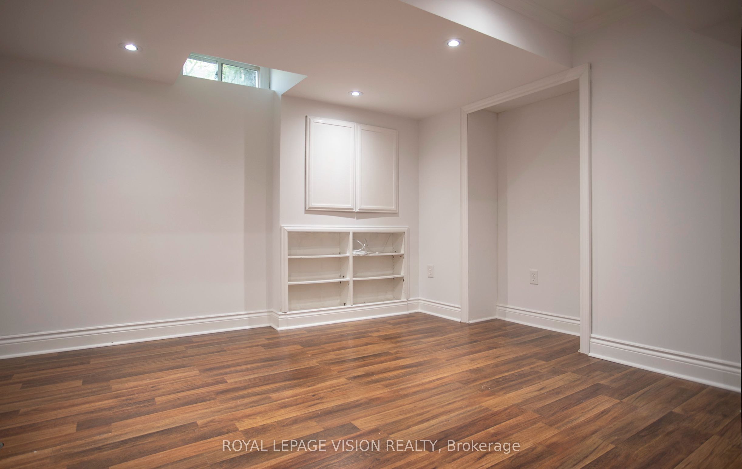 2 Laprade Square Property Photo 36