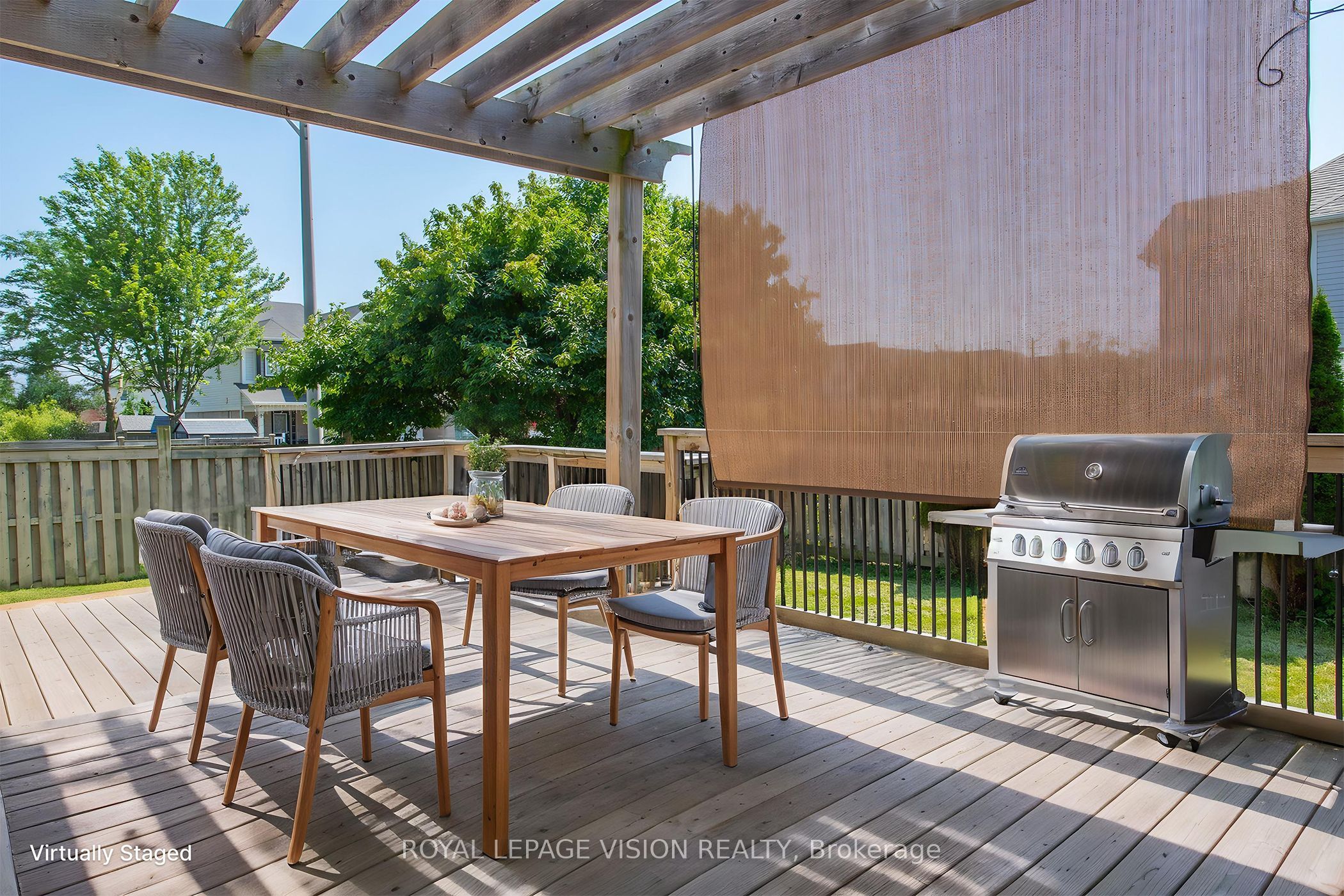 2 Laprade Square Property Photo 42