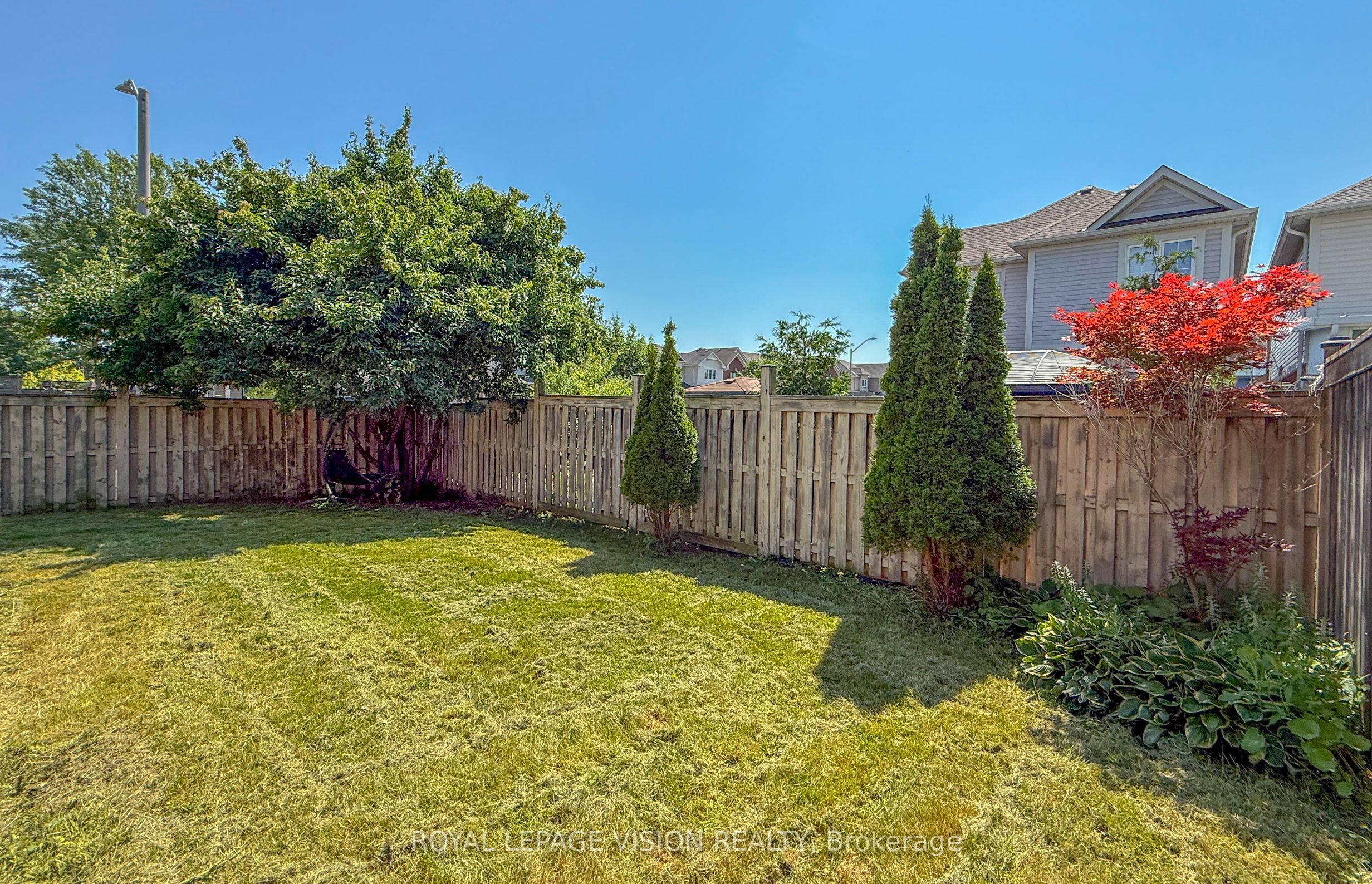 2 Laprade Square Property Photo 45