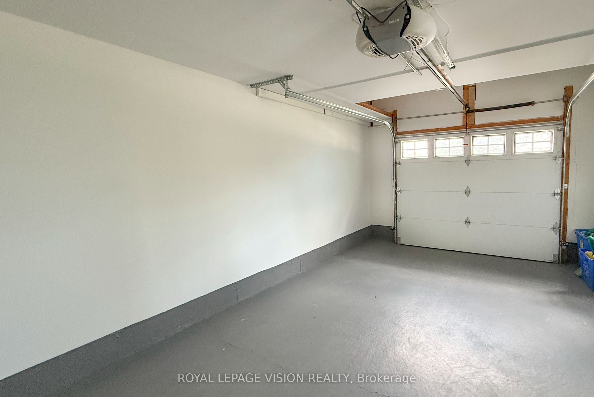 2 Laprade Square Property Photo 46