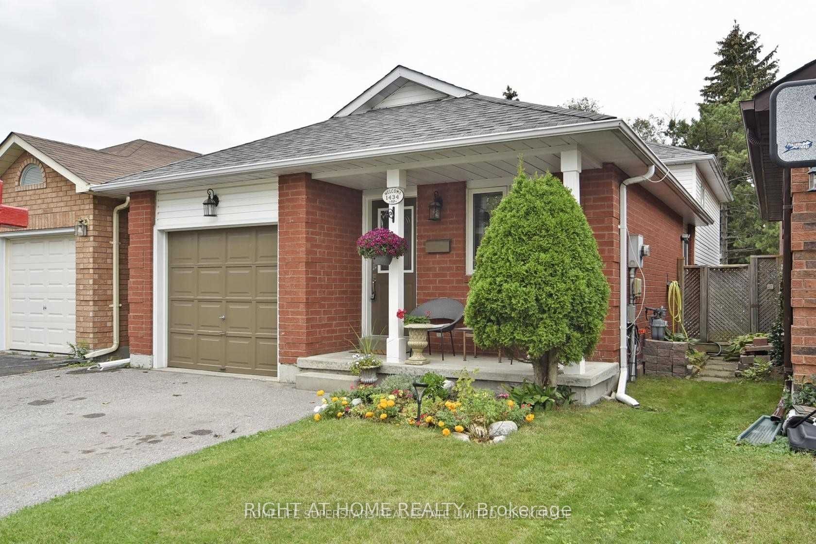1434 Largo Crescent Property Photo 2
