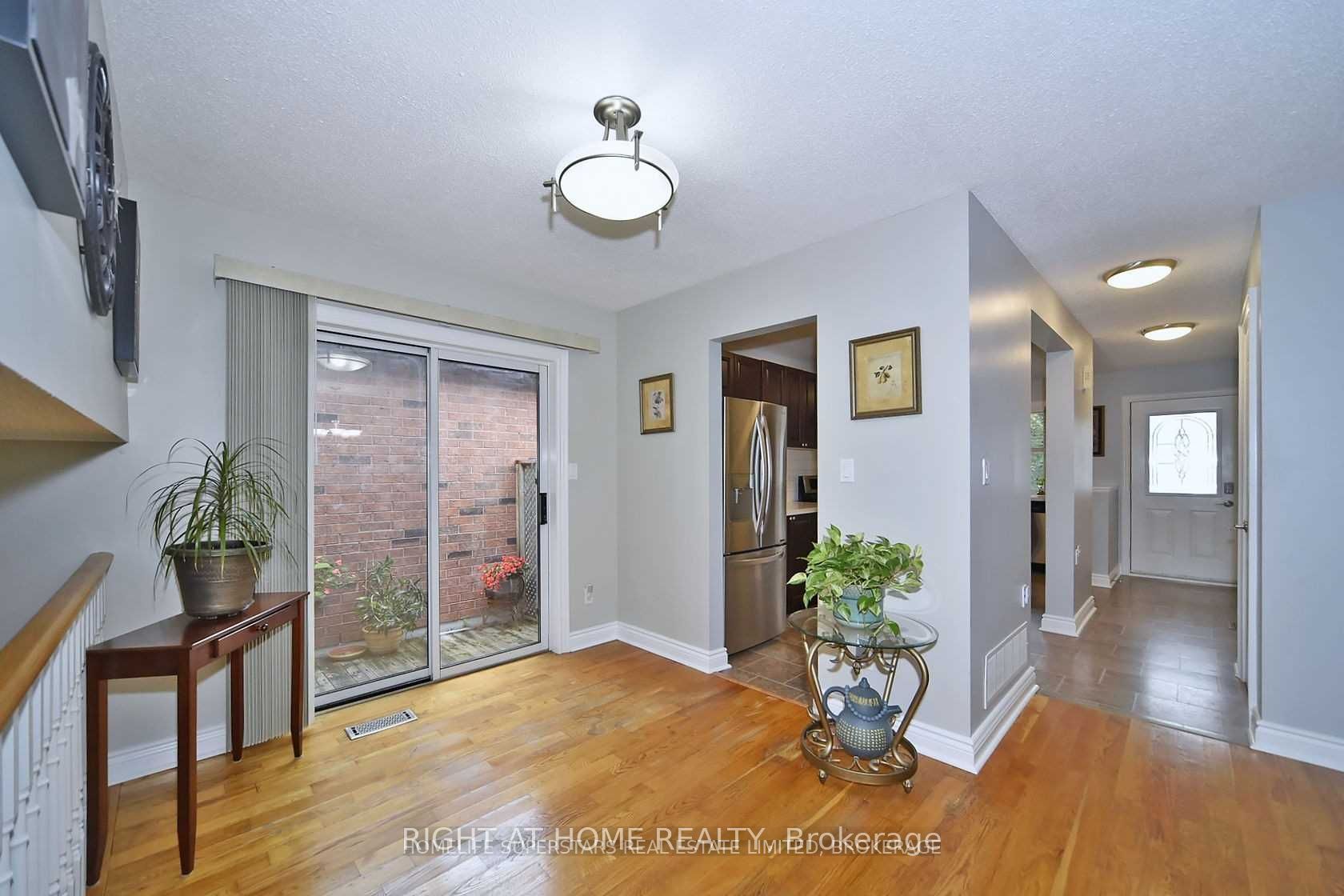 1434 Largo Crescent Property Photo 10