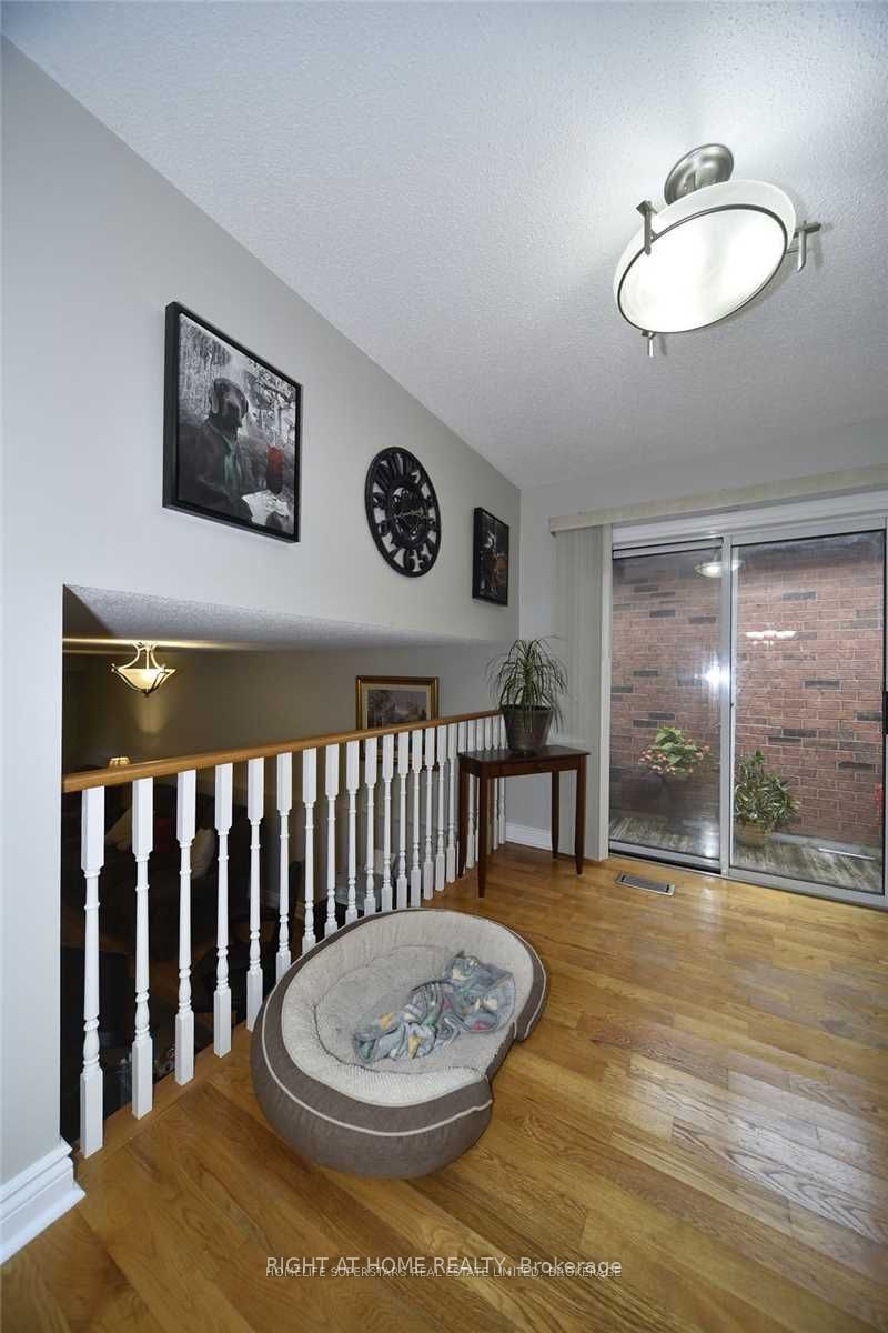 1434 Largo Crescent Property Photo 14