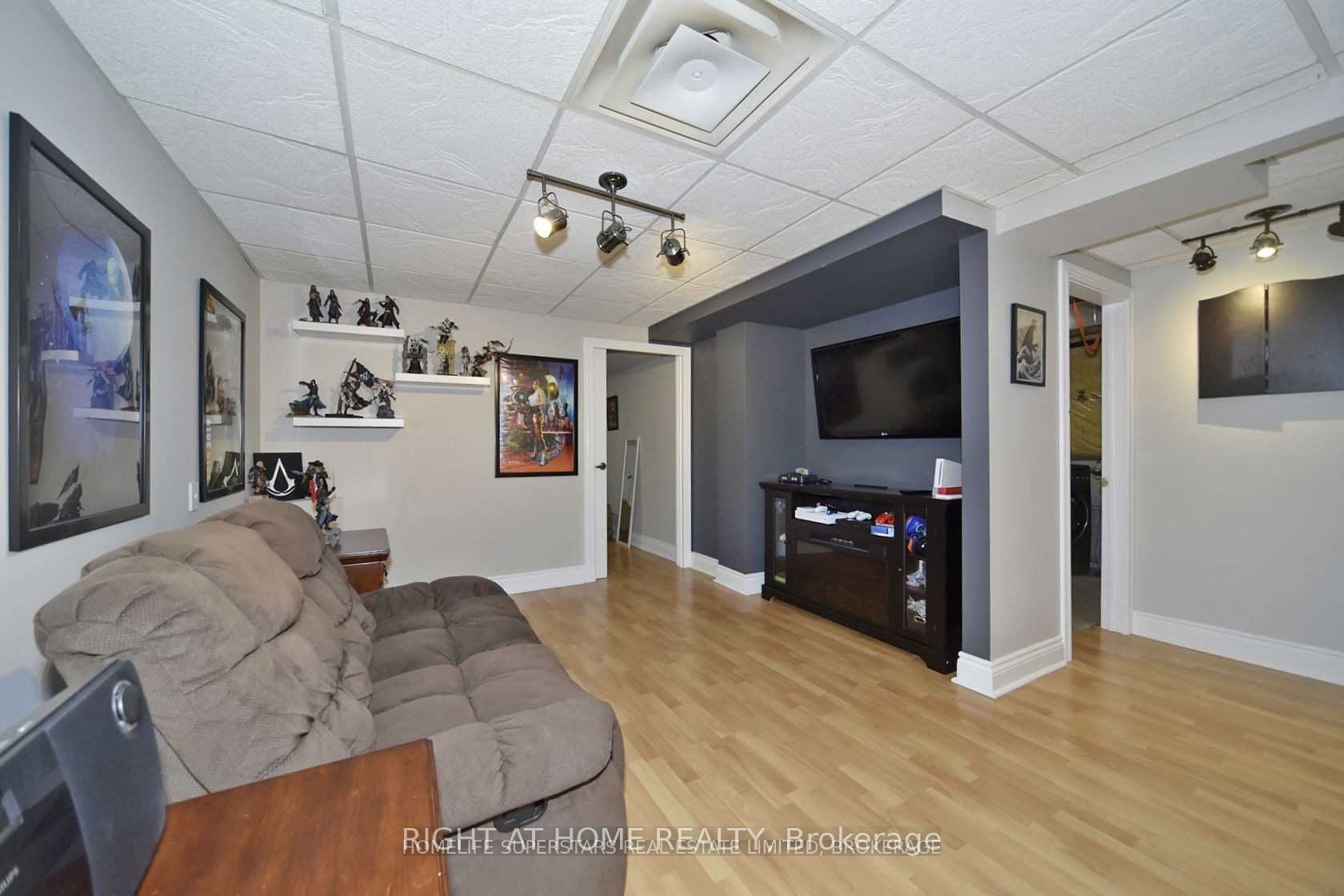 1434 Largo Crescent Property Photo 28