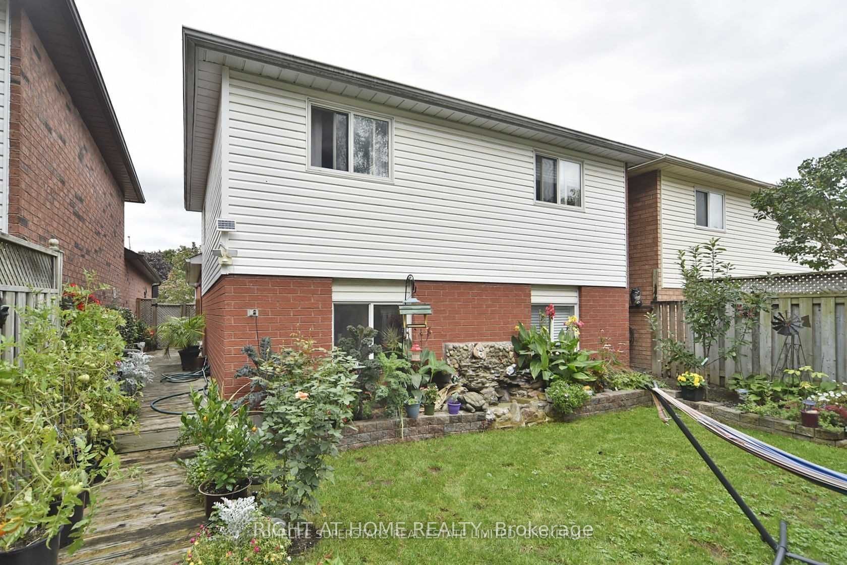 1434 Largo Crescent Property Photo 32