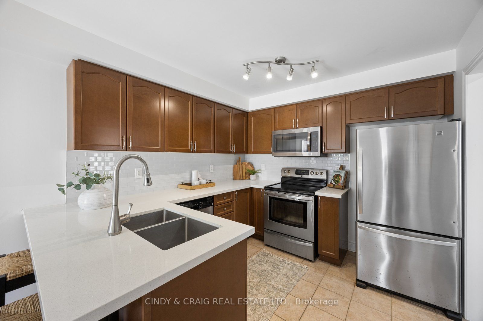 82 Dewell Crescent Property Photo 8