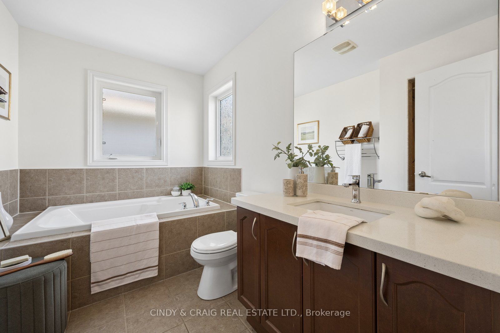 82 Dewell Crescent Property Photo 12