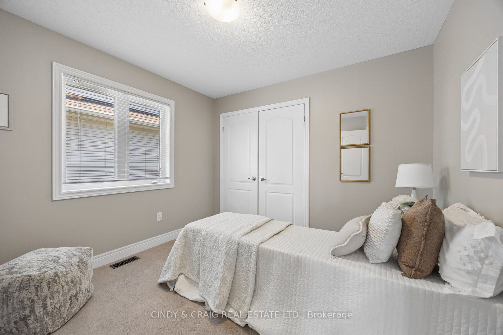 82 Dewell Crescent Property Photo 14