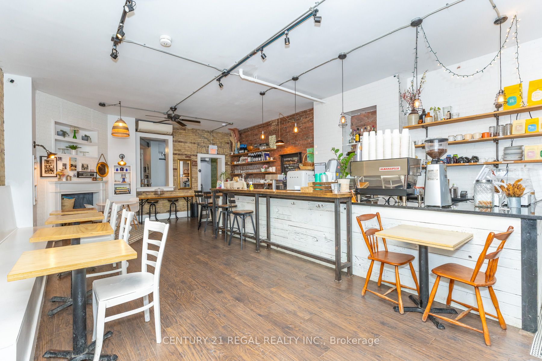 1374 Queen Street E Property Photo 11