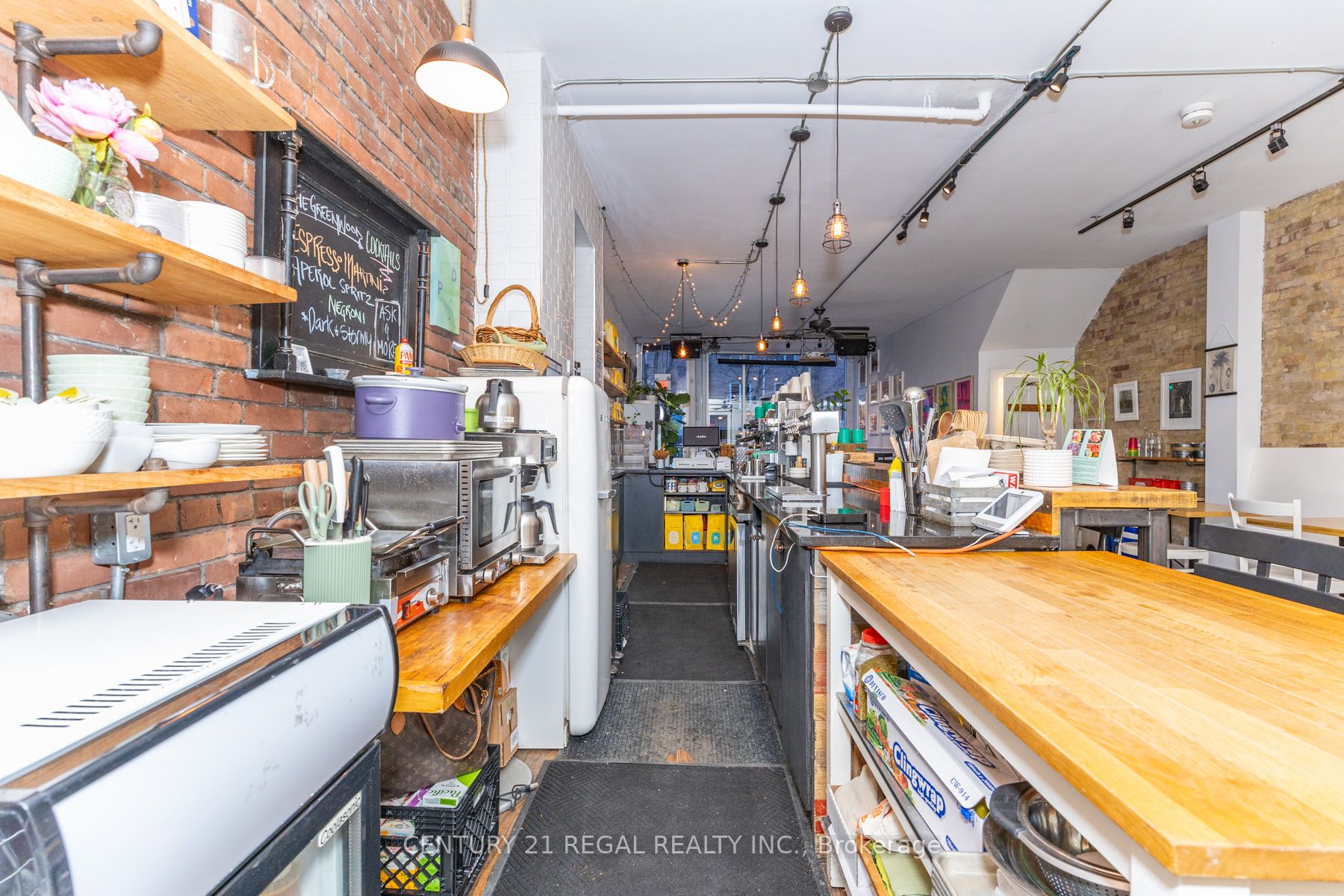 1374 Queen Street E Property Photo 15