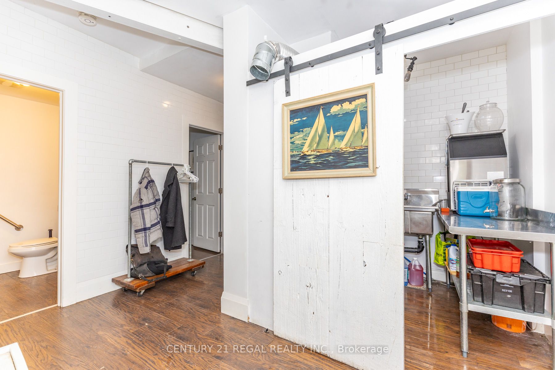 1374 Queen Street E Property Photo 20