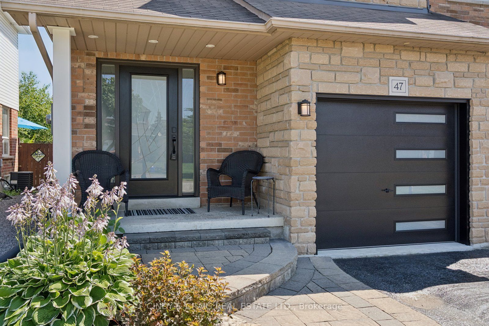 47 Wade Square Property Photo 2