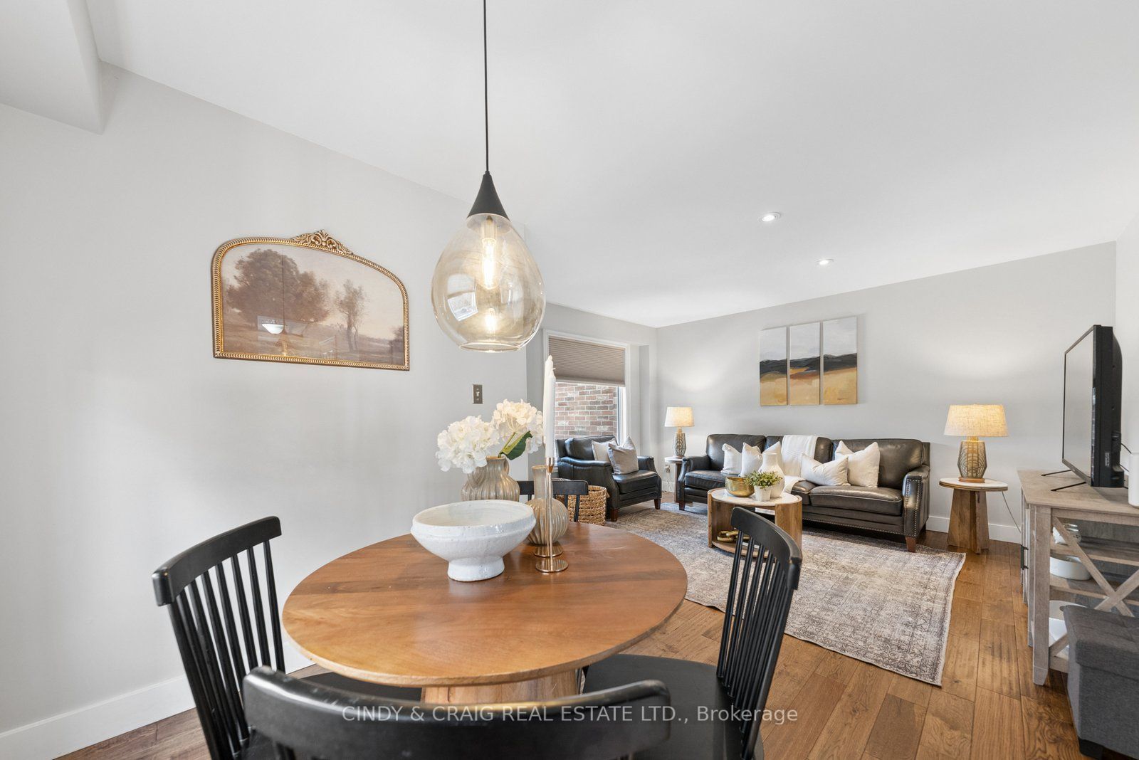 47 Wade Square Property Photo 6