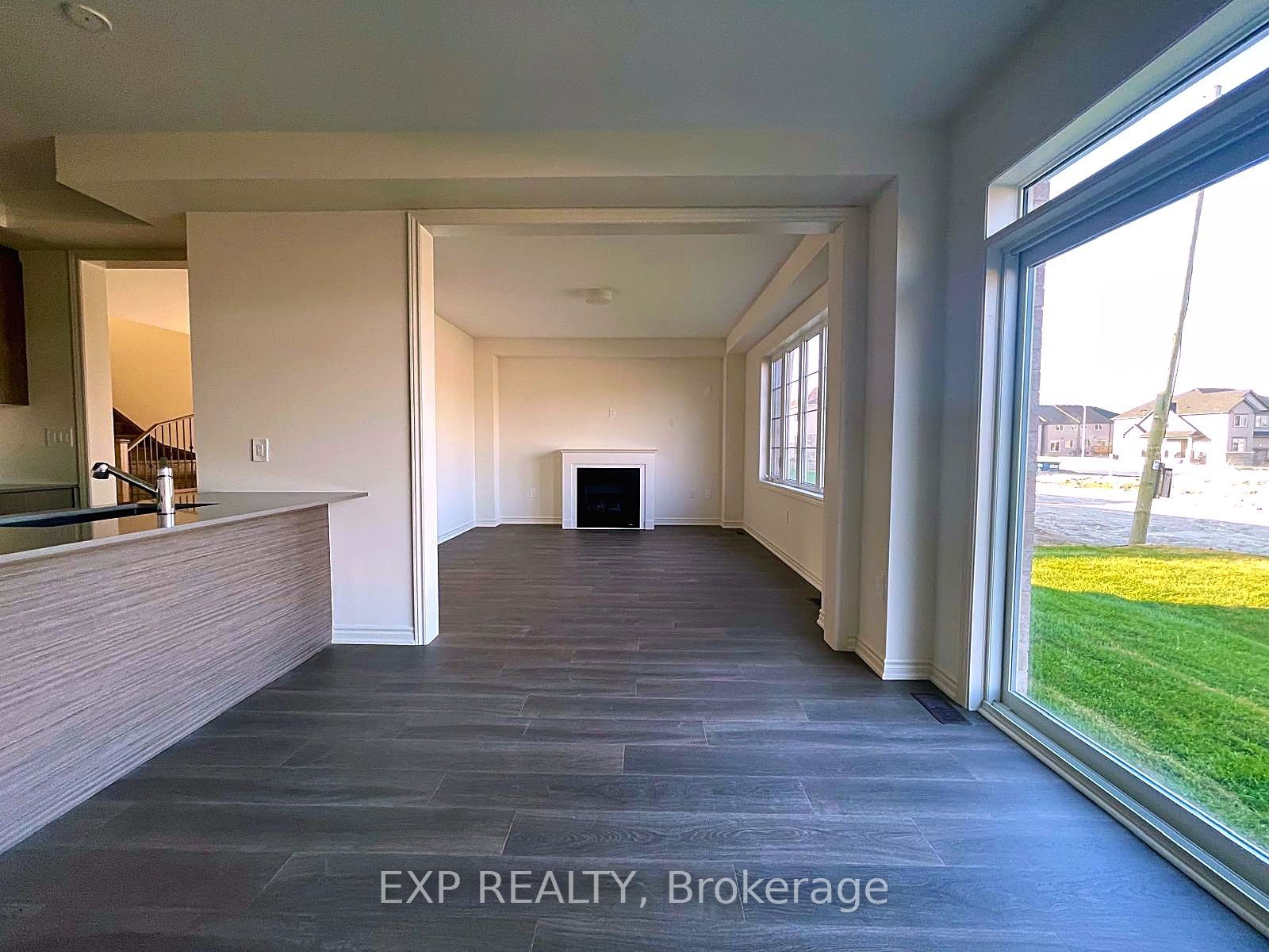 62 Donald Cameron Crescent Property Photo 10