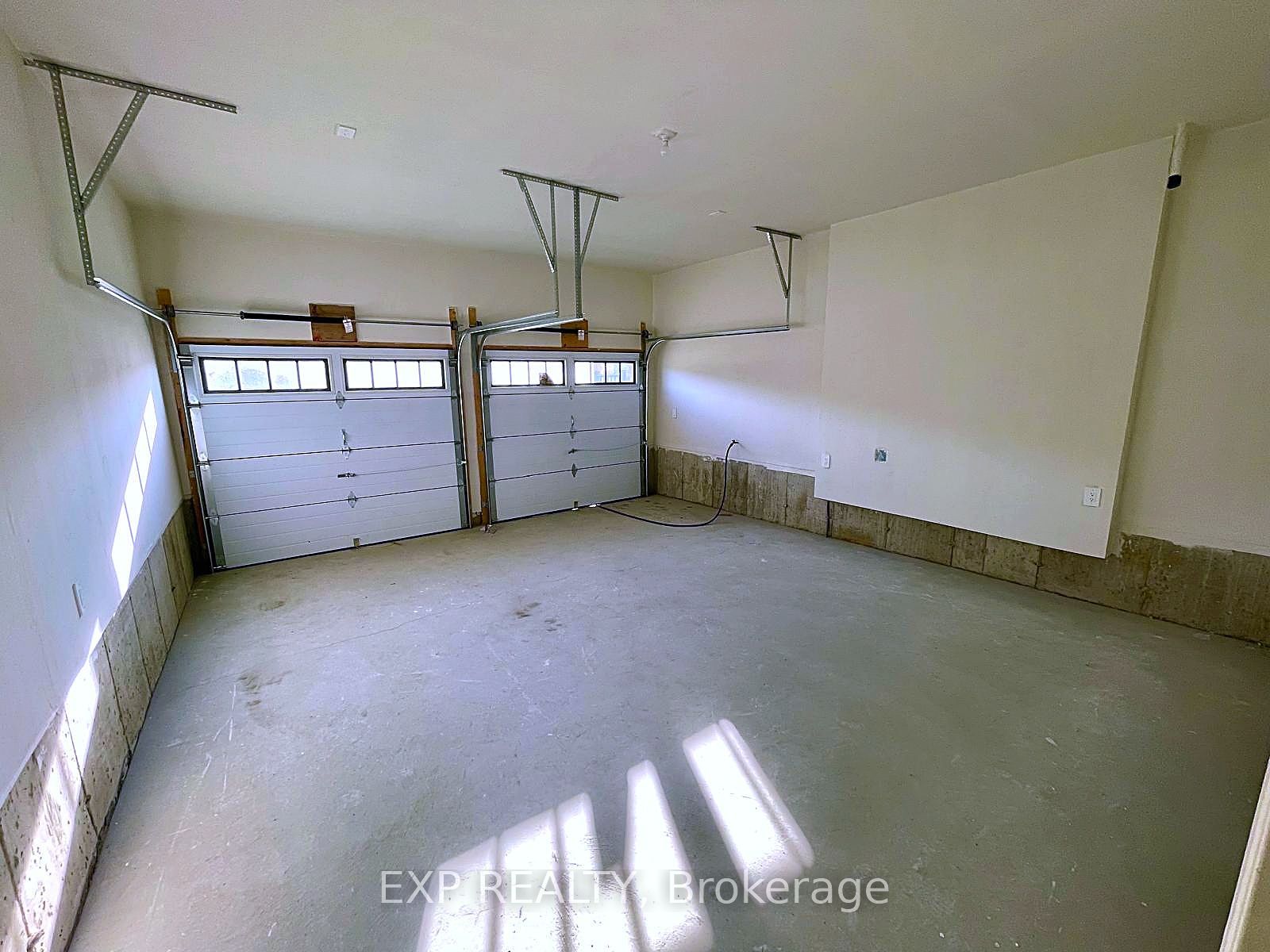 62 Donald Cameron Crescent Property Photo 12