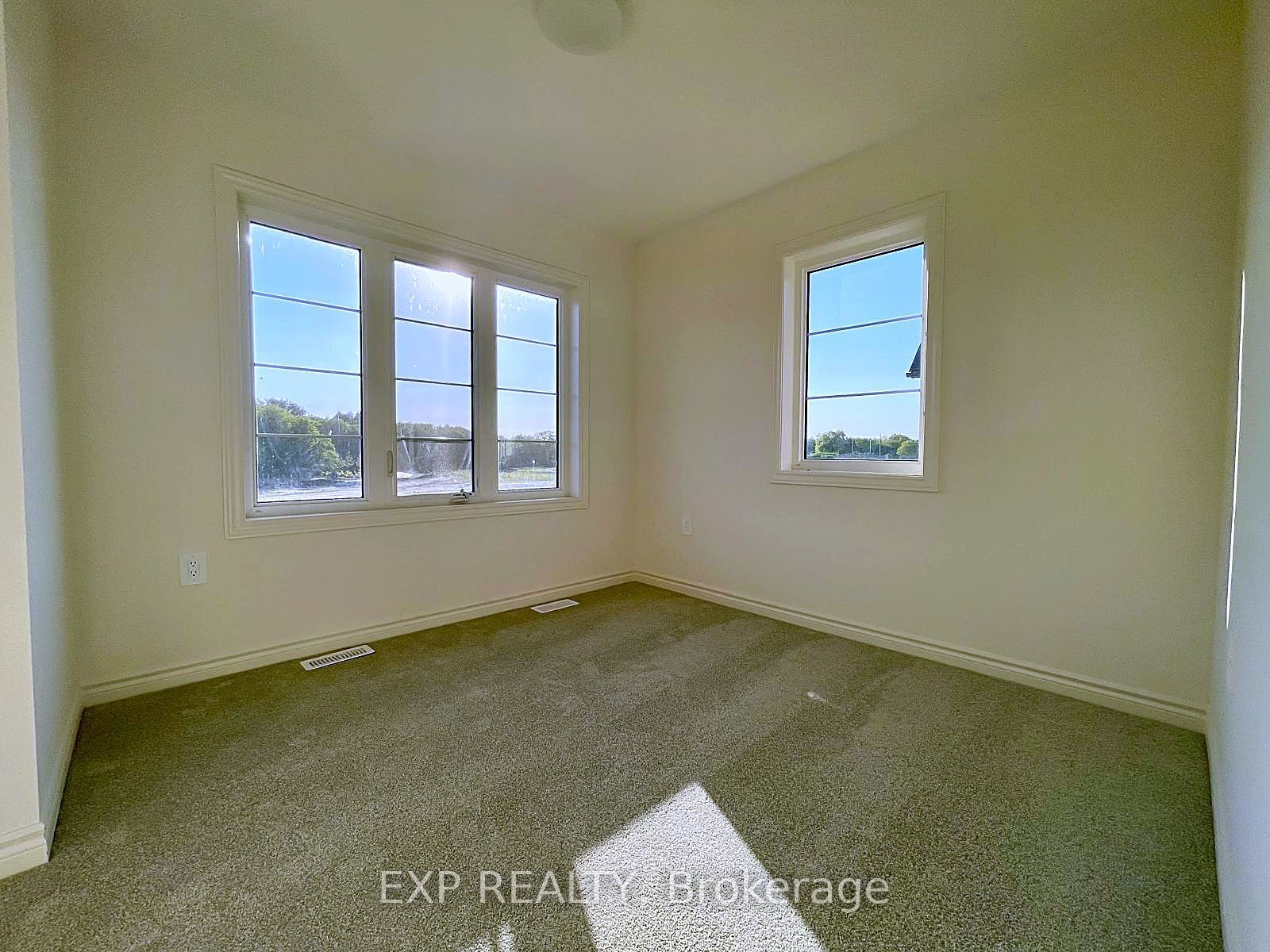 62 Donald Cameron Crescent Property Photo 14