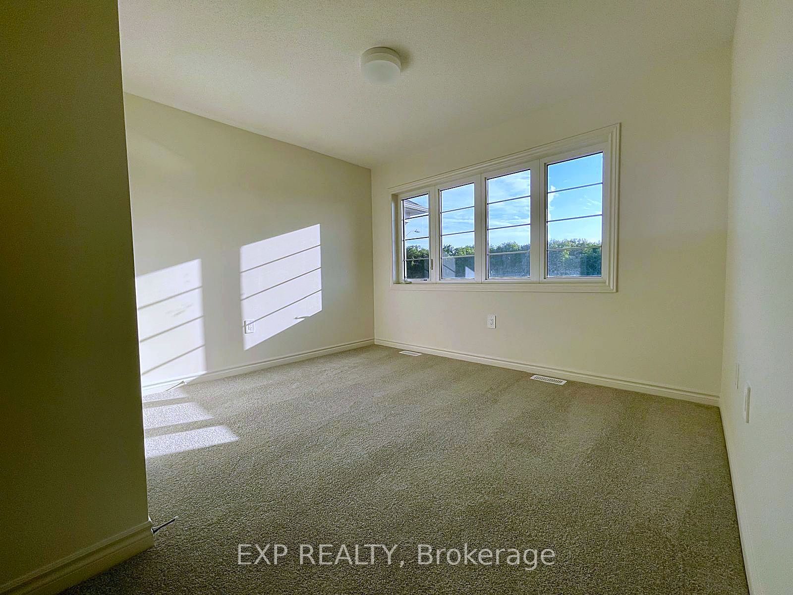 62 Donald Cameron Crescent Property Photo 17