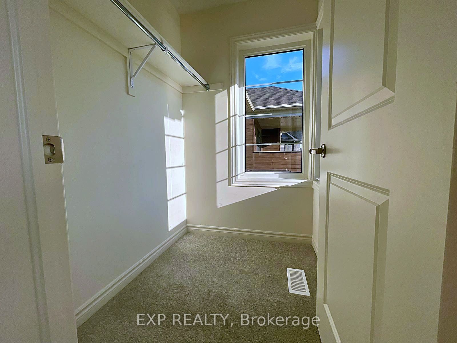 62 Donald Cameron Crescent Property Photo 21