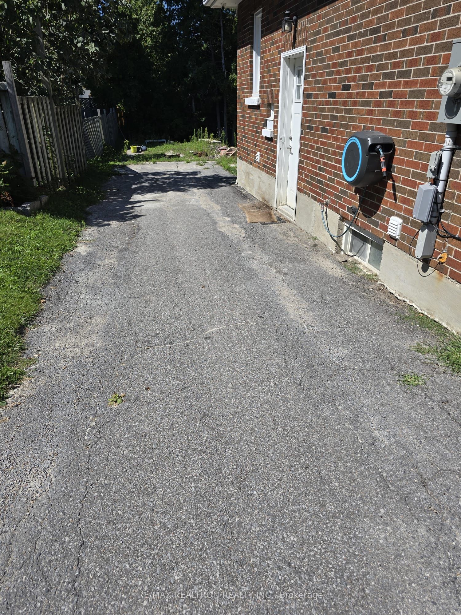 180 Hibbert Avenue Property Photo 9