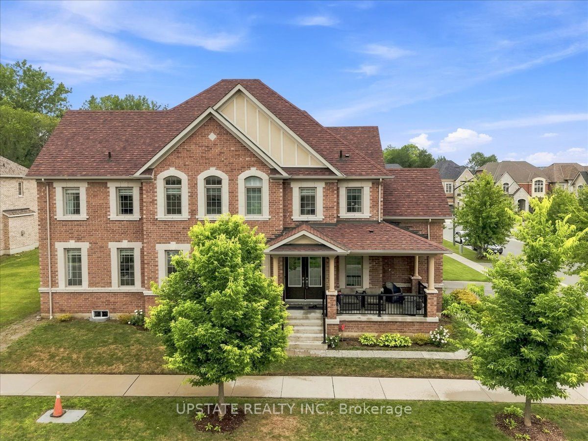 18 Blenheim Circle Property Photo 2