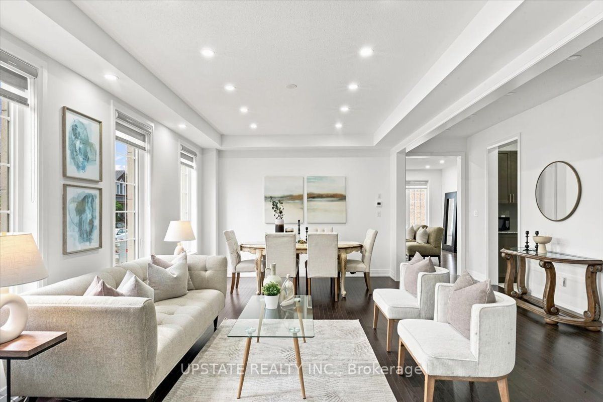 18 Blenheim Circle Property Photo 8